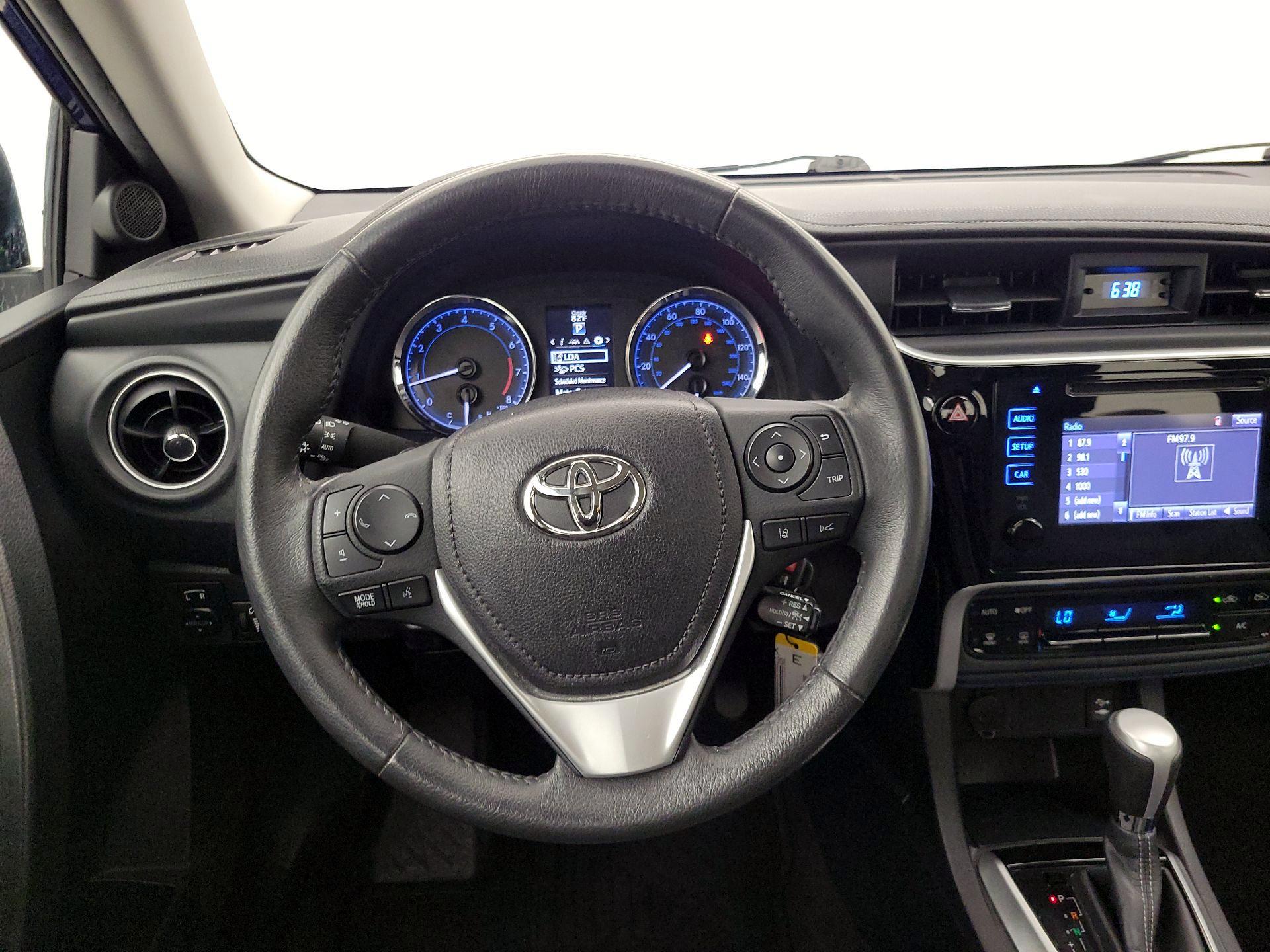 Thumbnail: 2017 Toyota Corolla - 10