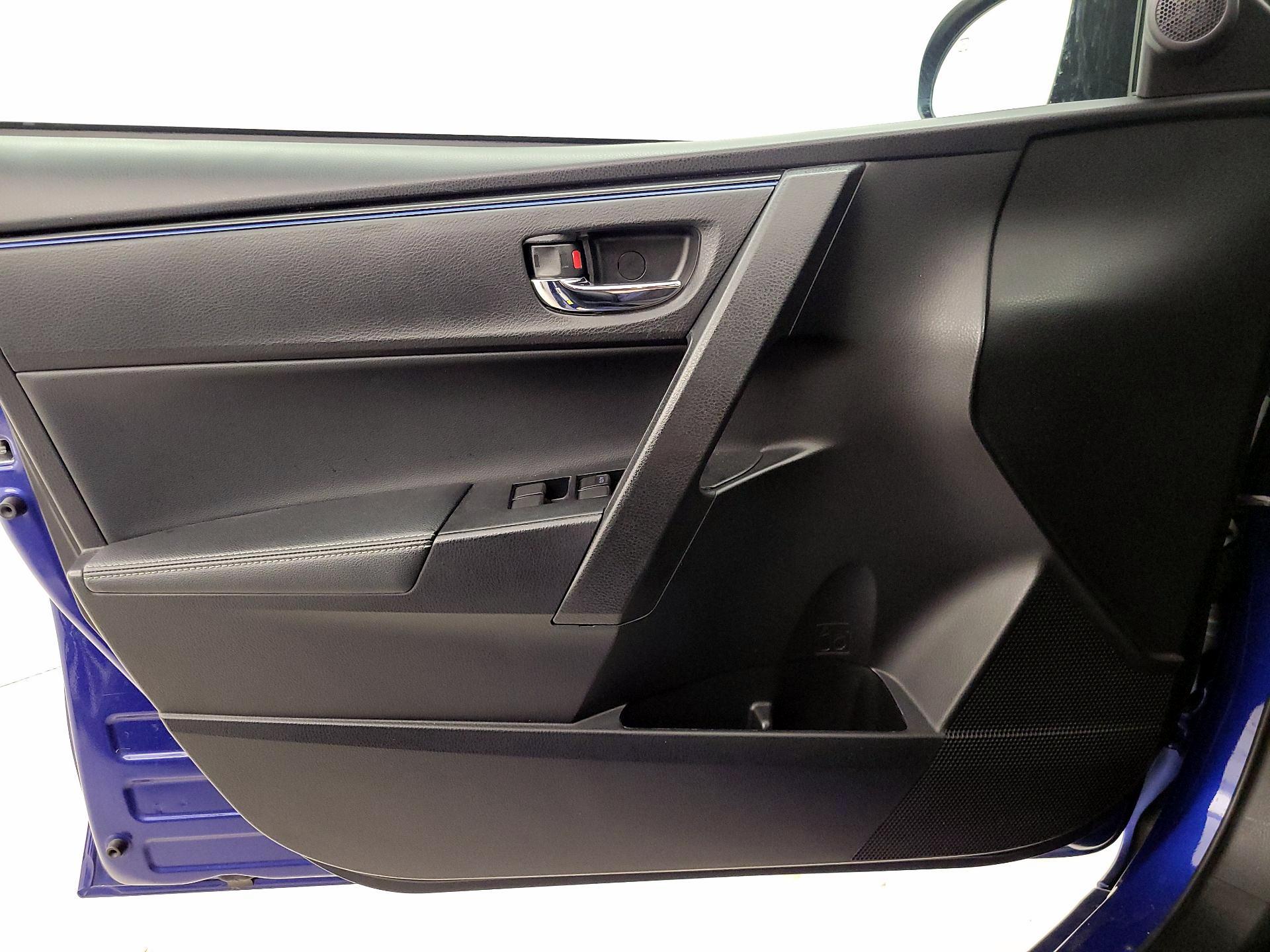 Thumbnail: 2017 Toyota Corolla - 12