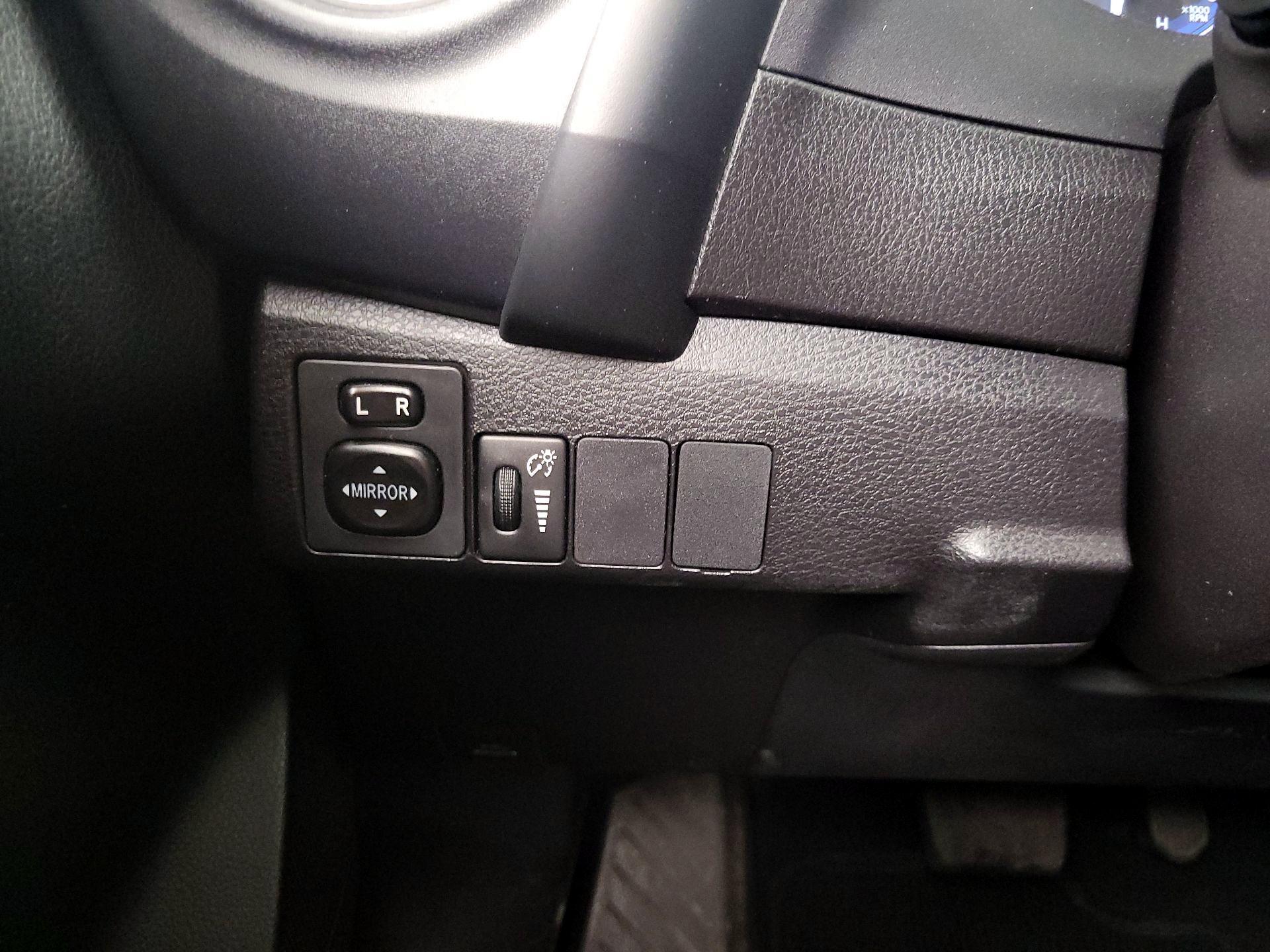 Thumbnail: 2017 Toyota Corolla - 13