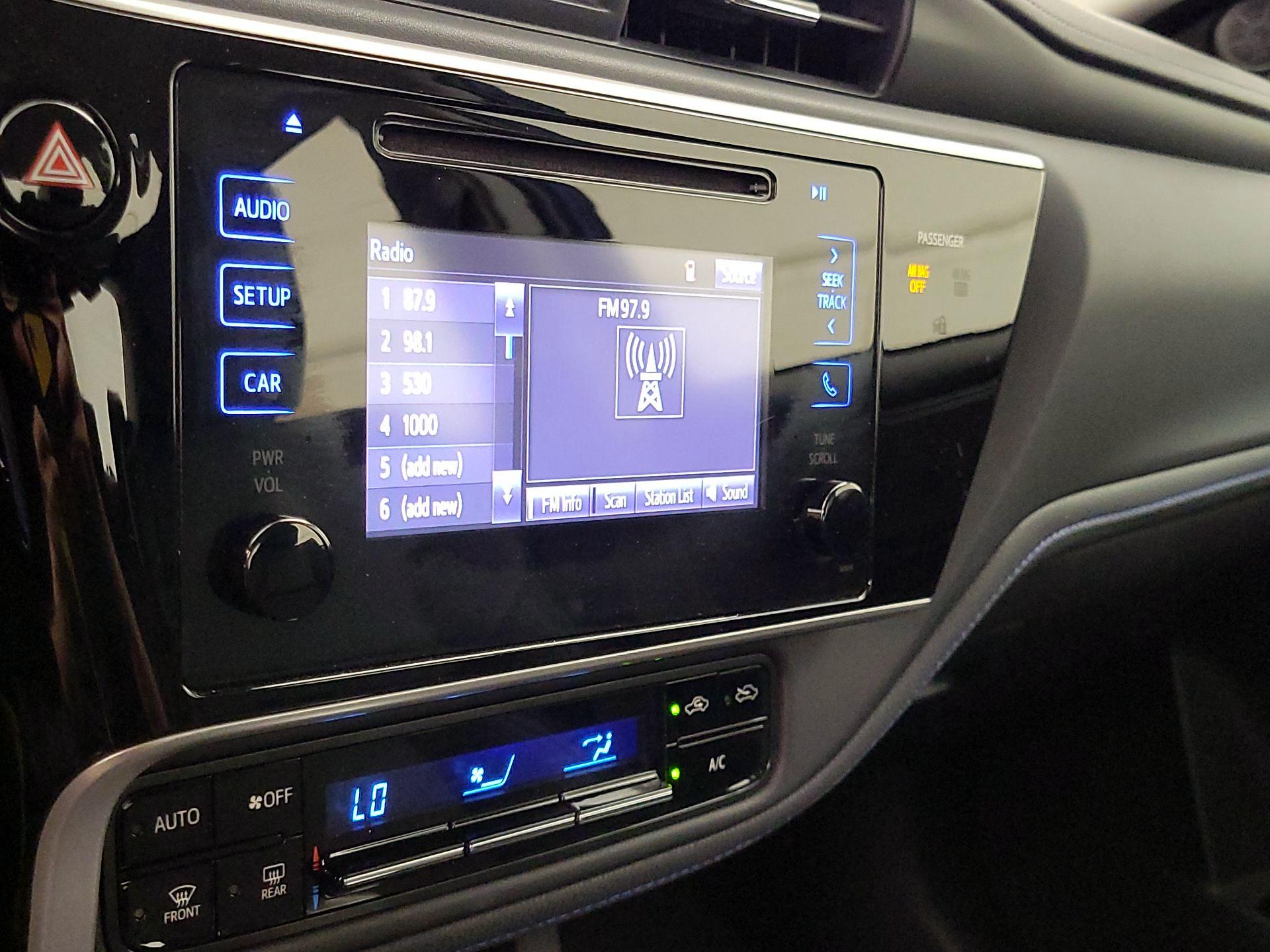 Thumbnail: 2017 Toyota Corolla - 15