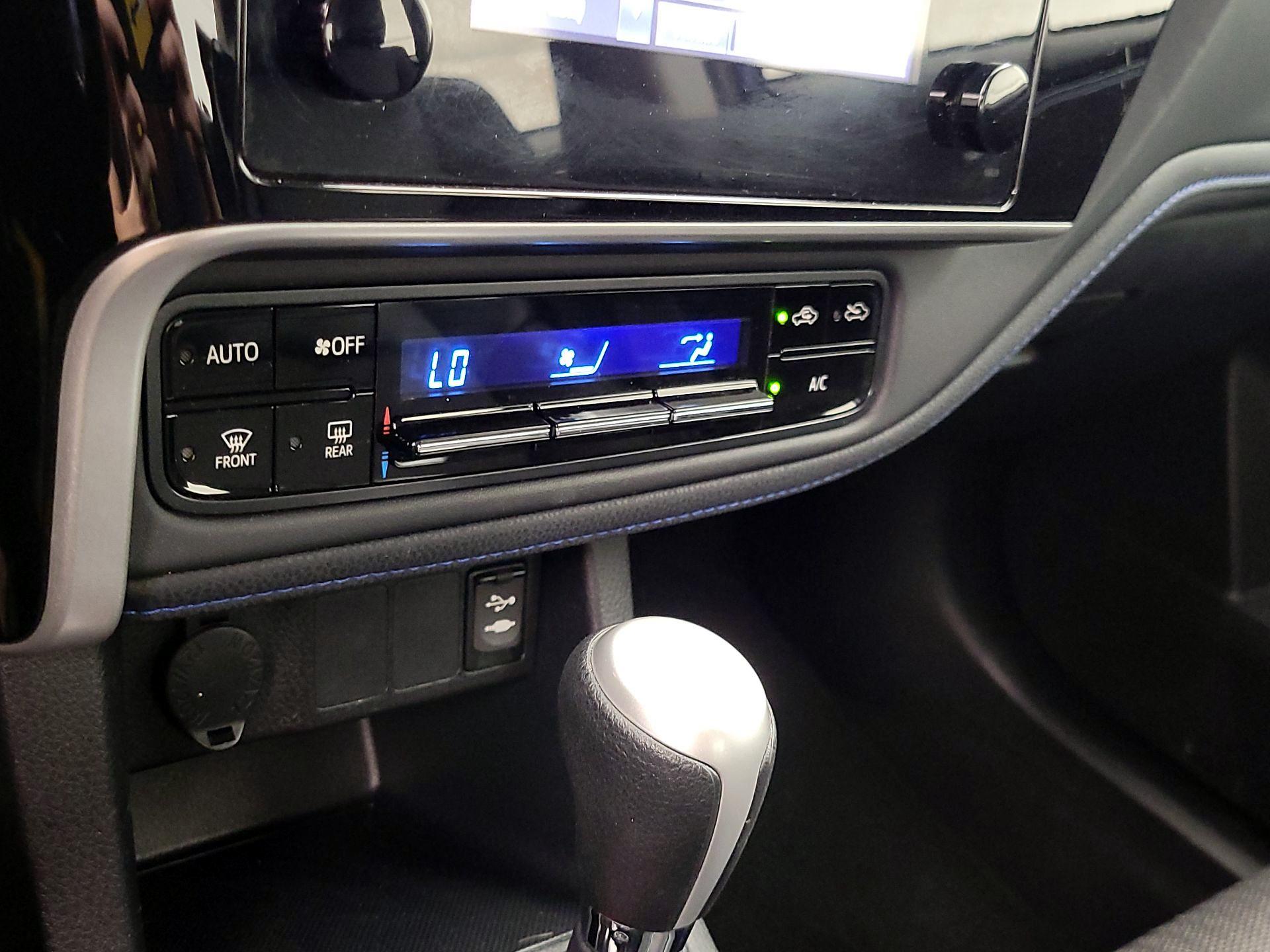 Thumbnail: 2017 Toyota Corolla - 16