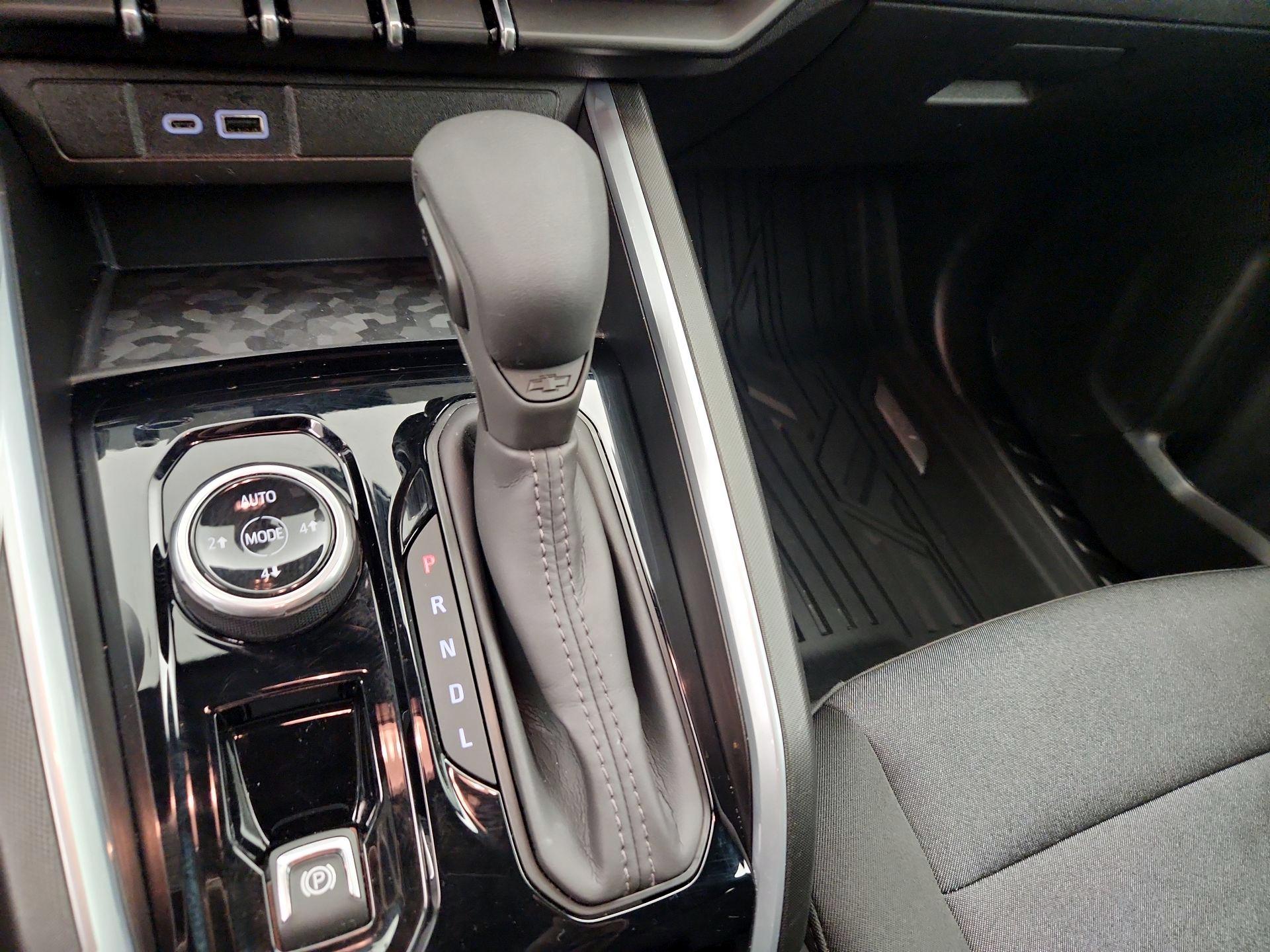 Thumbnail: 2026 Chevrolet Colorado - 17