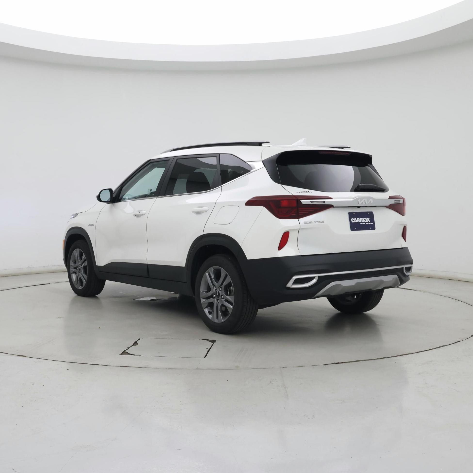 Thumbnail: 2023 Kia Seltos - 2