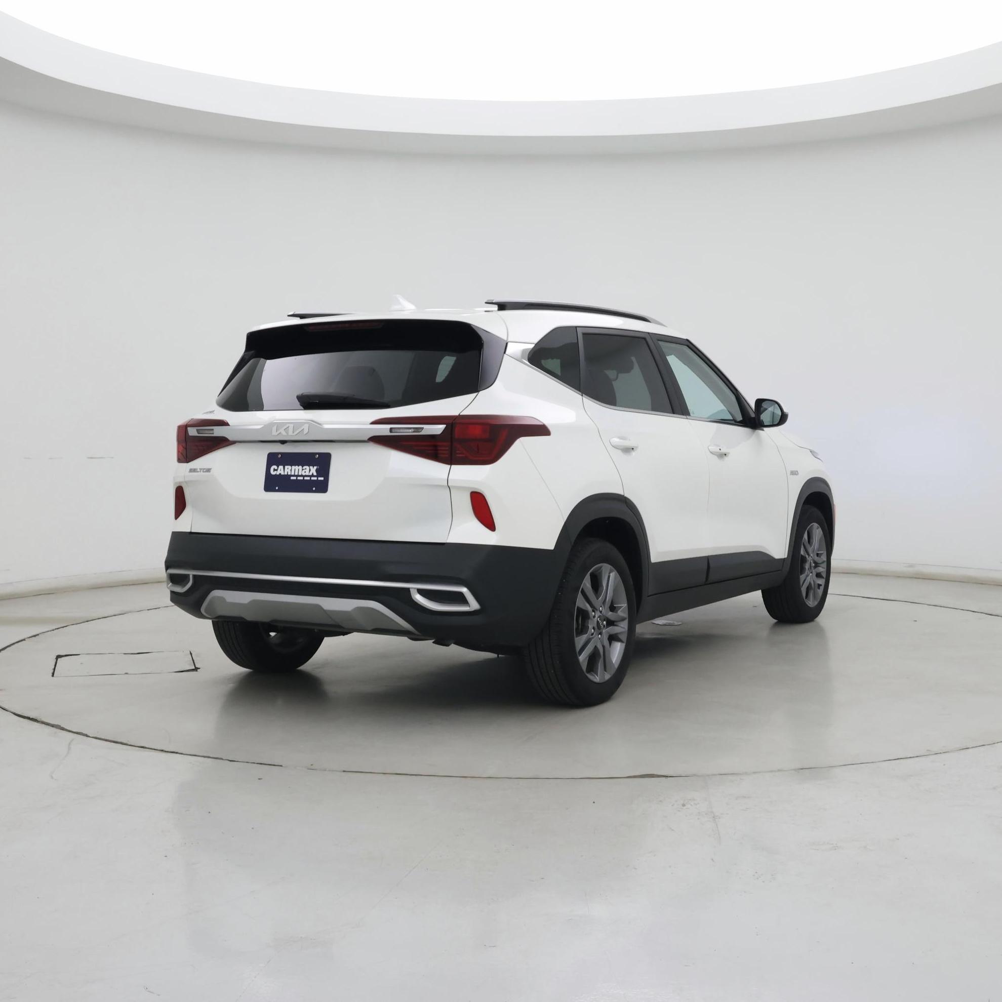 Thumbnail: 2023 Kia Seltos - 8