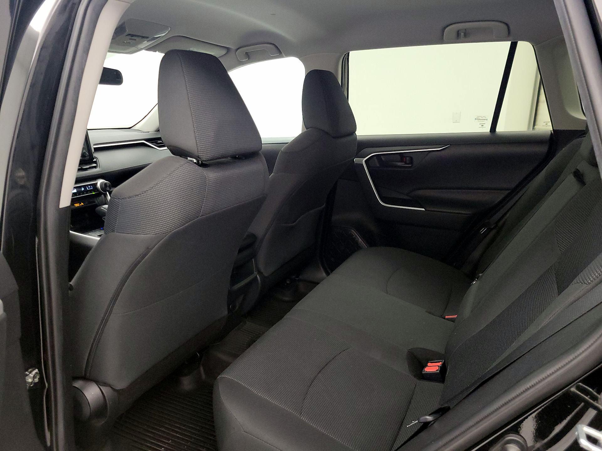 Thumbnail: 2020 Toyota RAV4 - 19