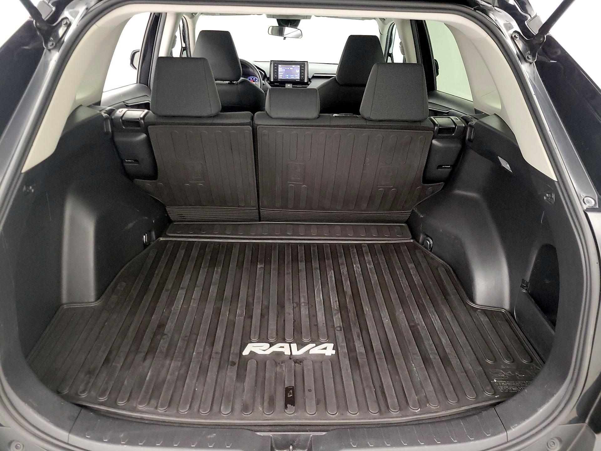 Thumbnail: 2020 Toyota RAV4 - 20
