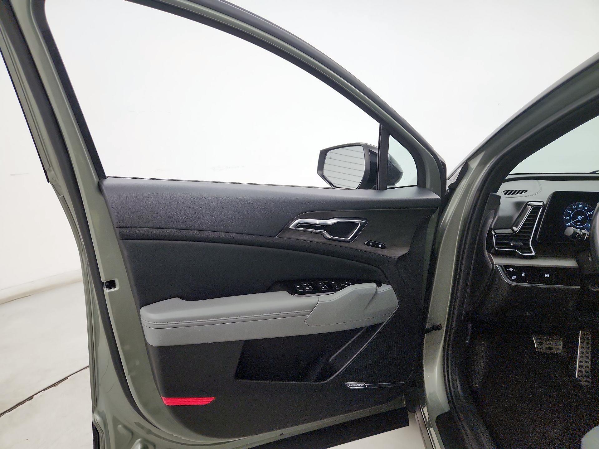 Thumbnail: 2023 Kia Sportage - 12