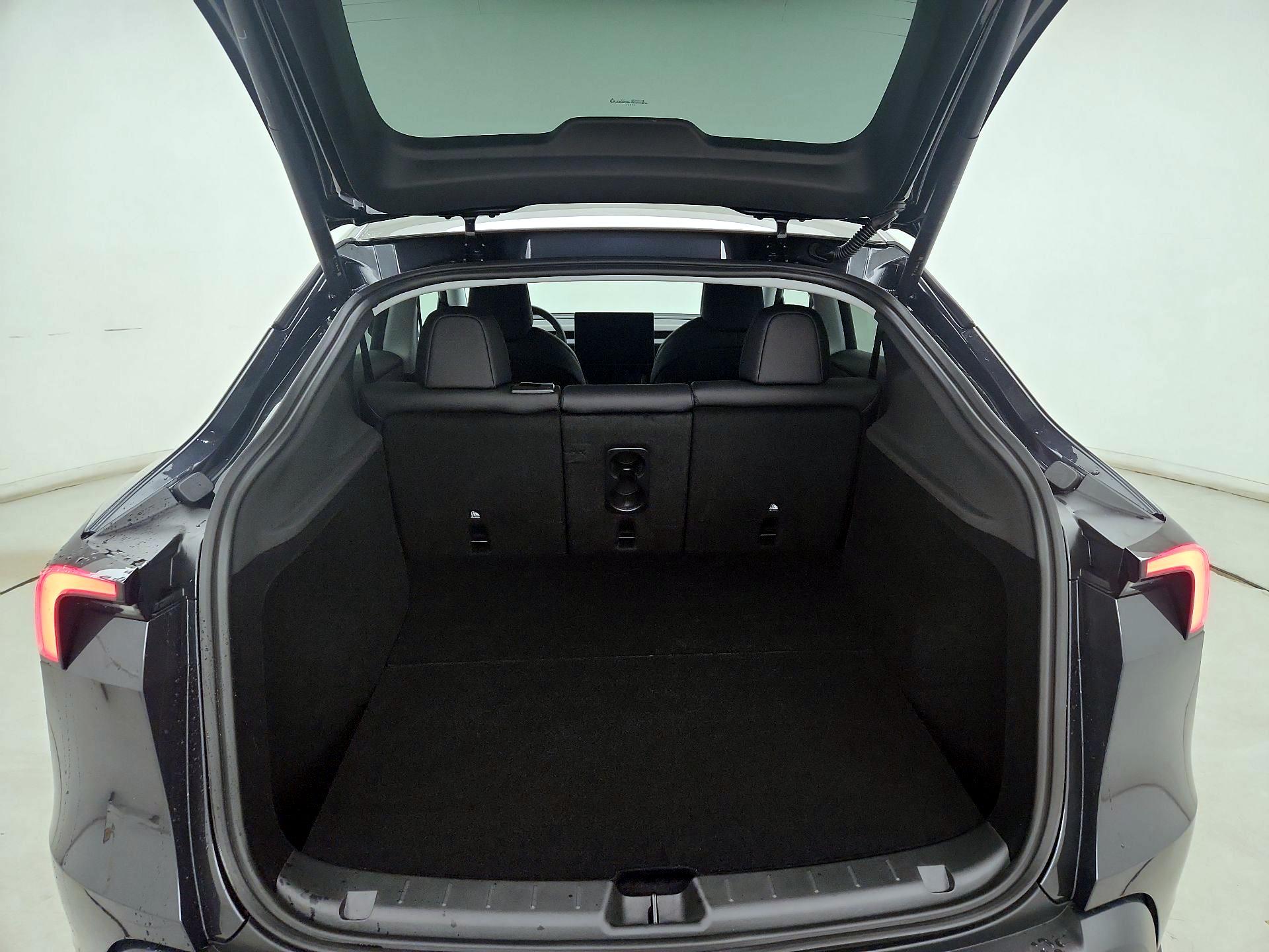 Thumbnail: 2026 Tesla Model Y - 19