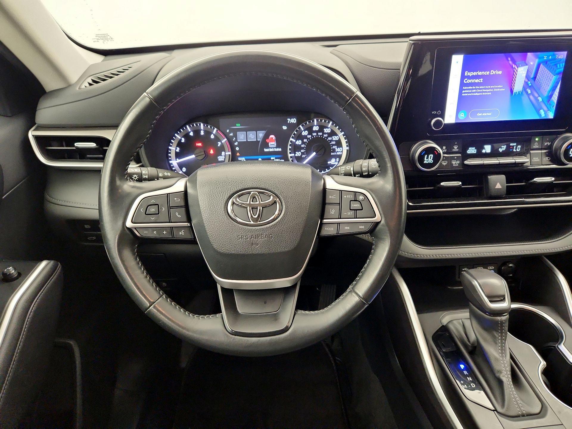 Thumbnail: 2023 Toyota Highlander - 10