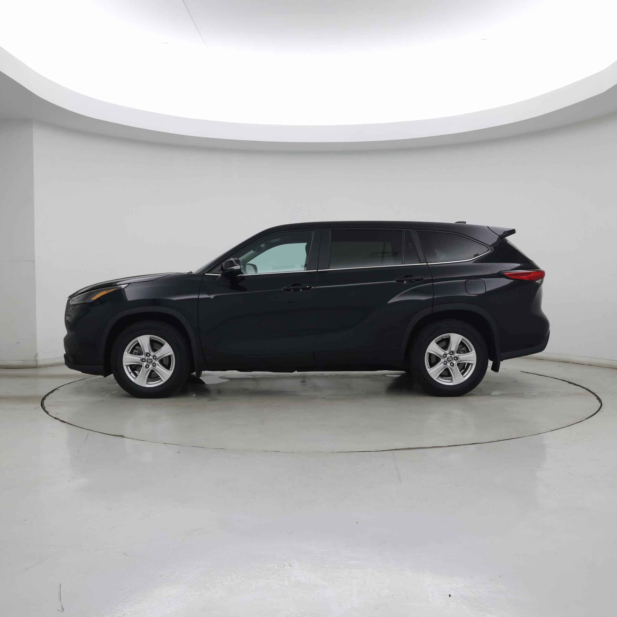 Thumbnail: 2023 Toyota Highlander - 3