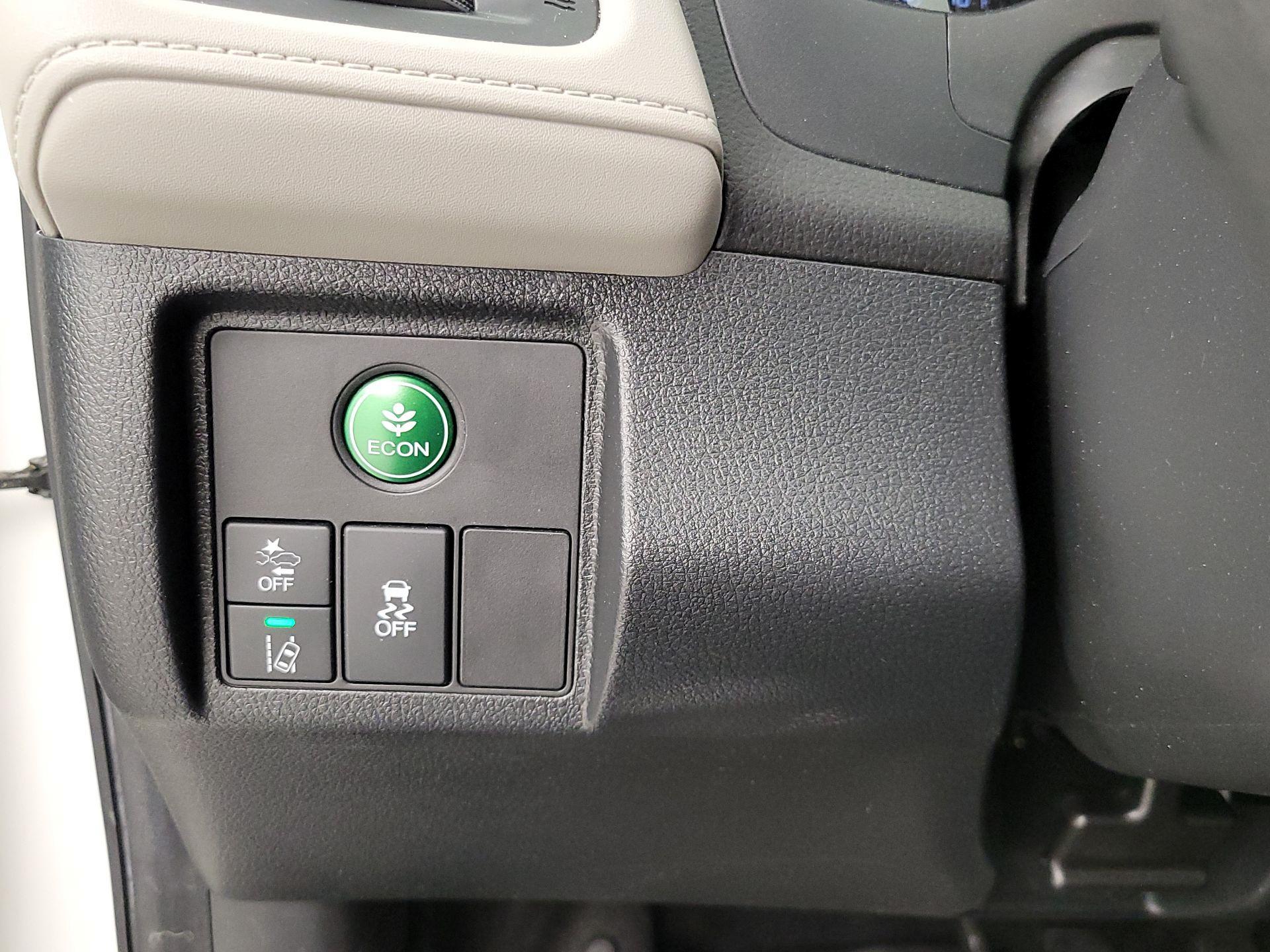 Thumbnail: 2019 Honda HR-V - 13