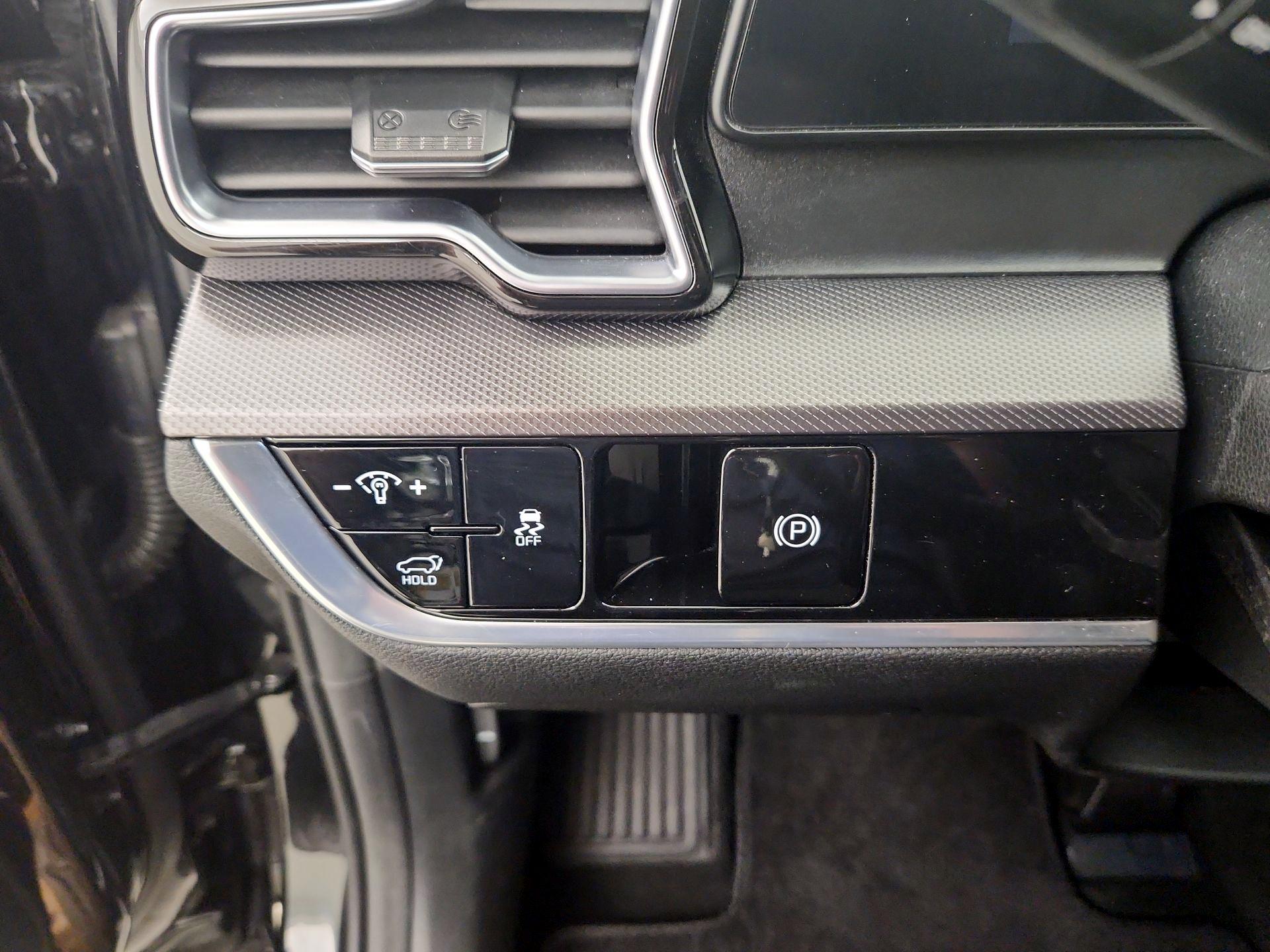 Thumbnail: 2023 Kia Sportage - 13