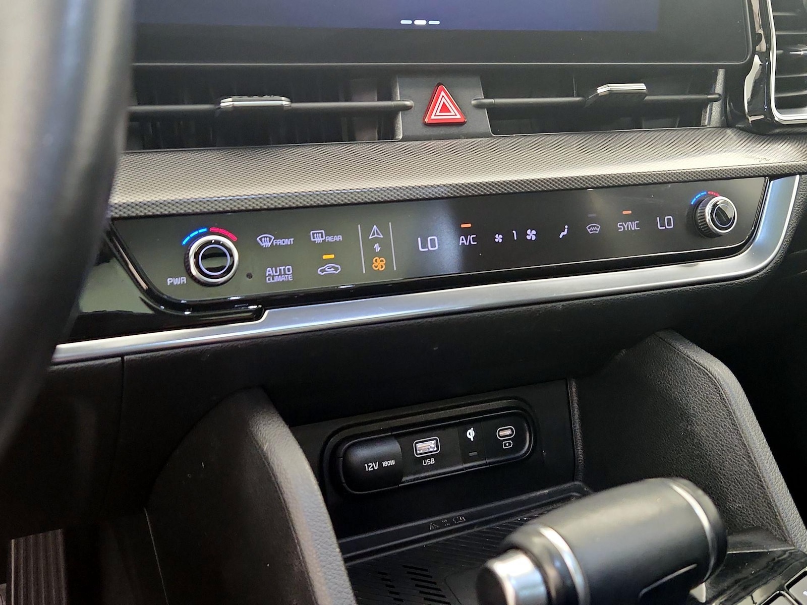 2023 Kia Sportage SX - Photo 18