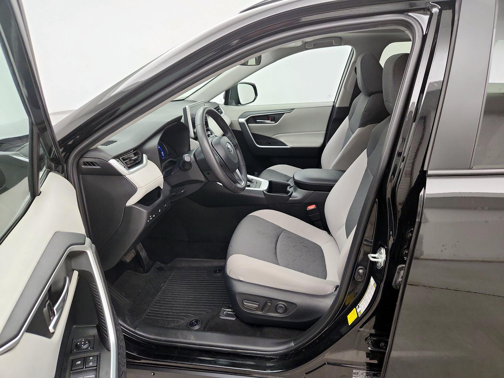 Thumbnail: 2024 Toyota RAV4 - 11