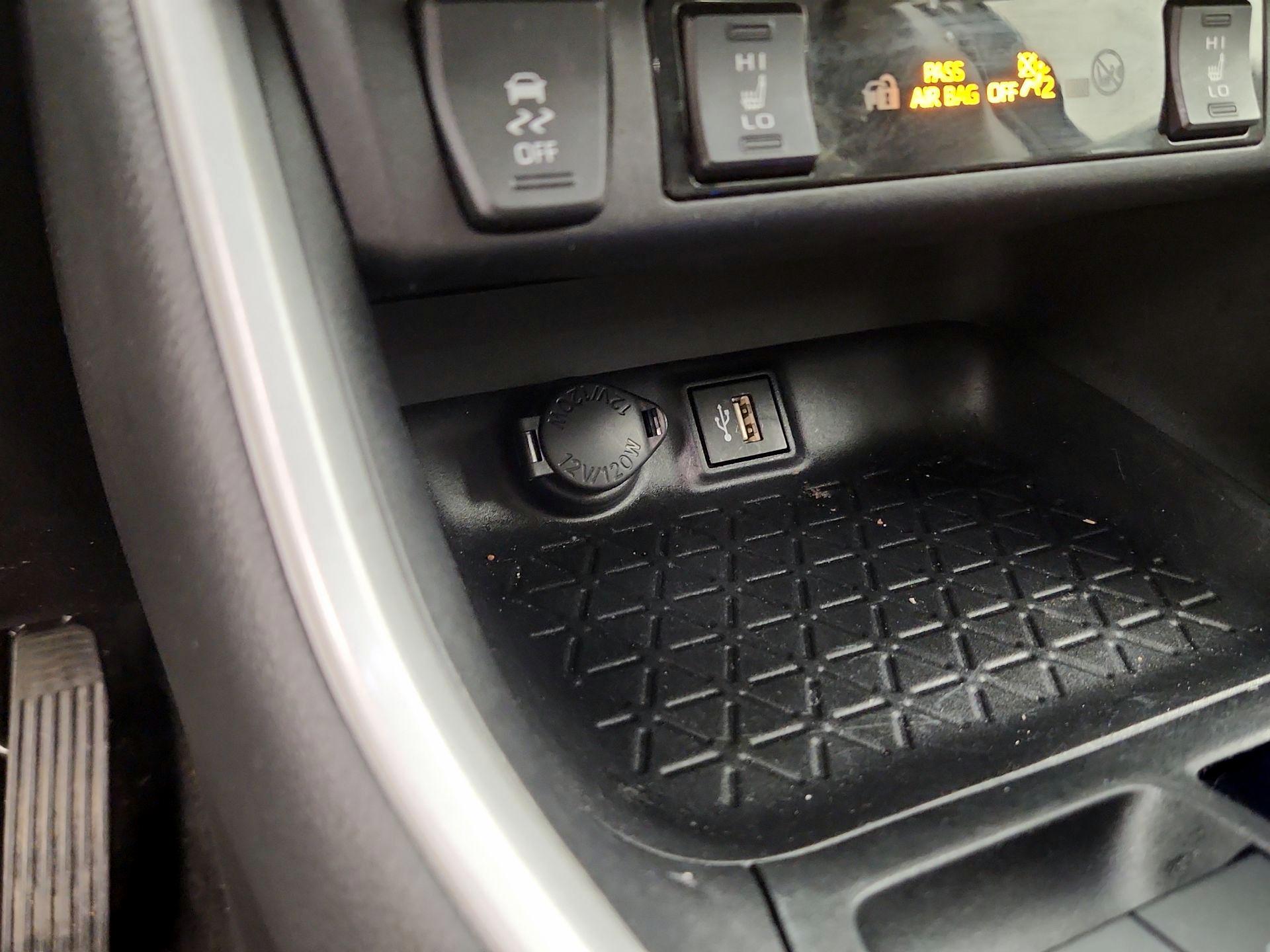 Thumbnail: 2024 Toyota RAV4 - 19