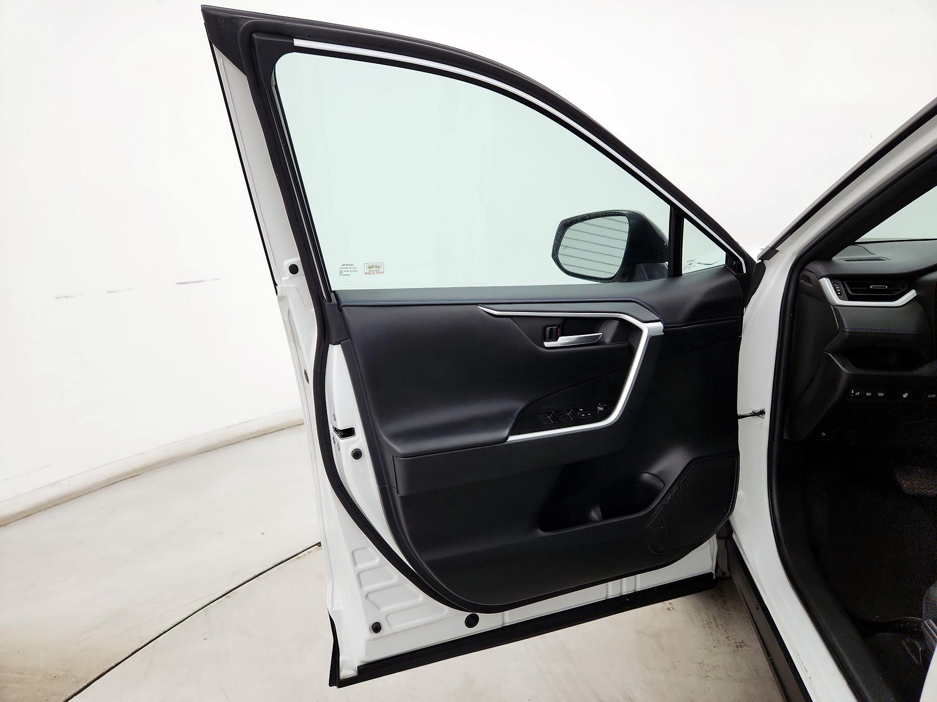 Thumbnail: 2024 Toyota RAV4 - 12