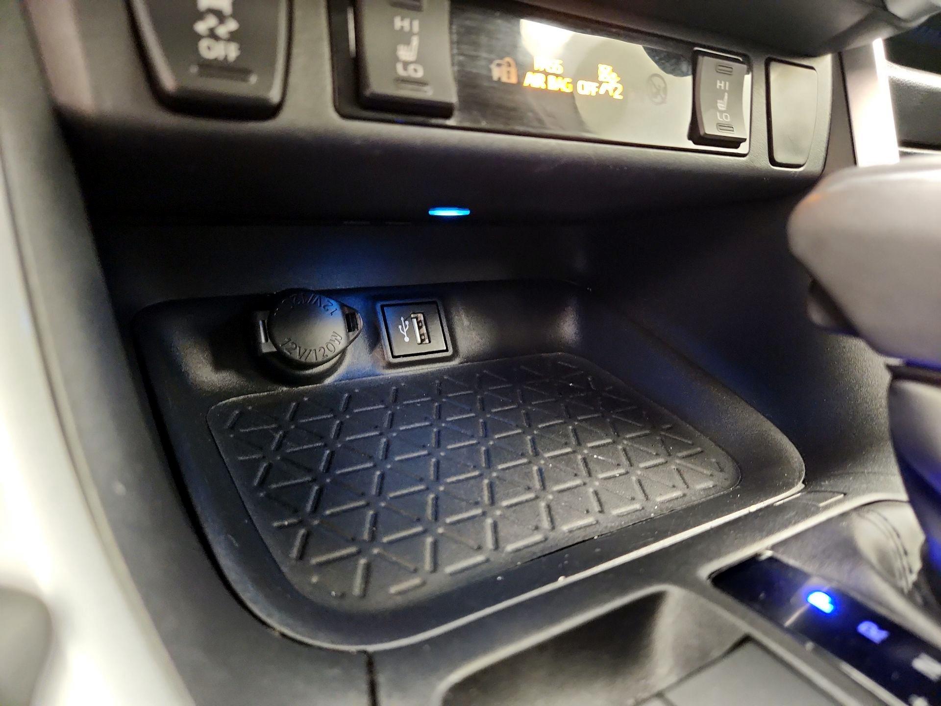 Thumbnail: 2024 Toyota RAV4 - 19