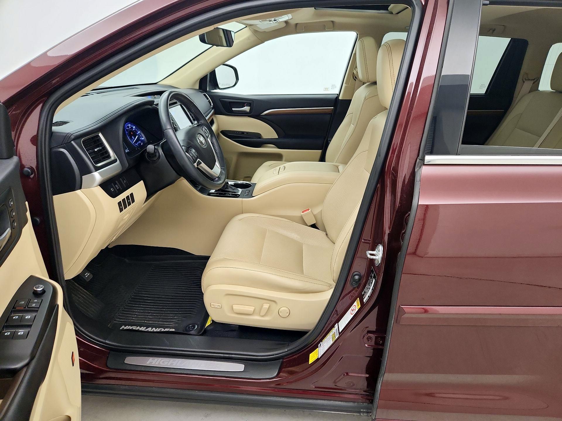 Thumbnail: 2019 Toyota Highlander - 11