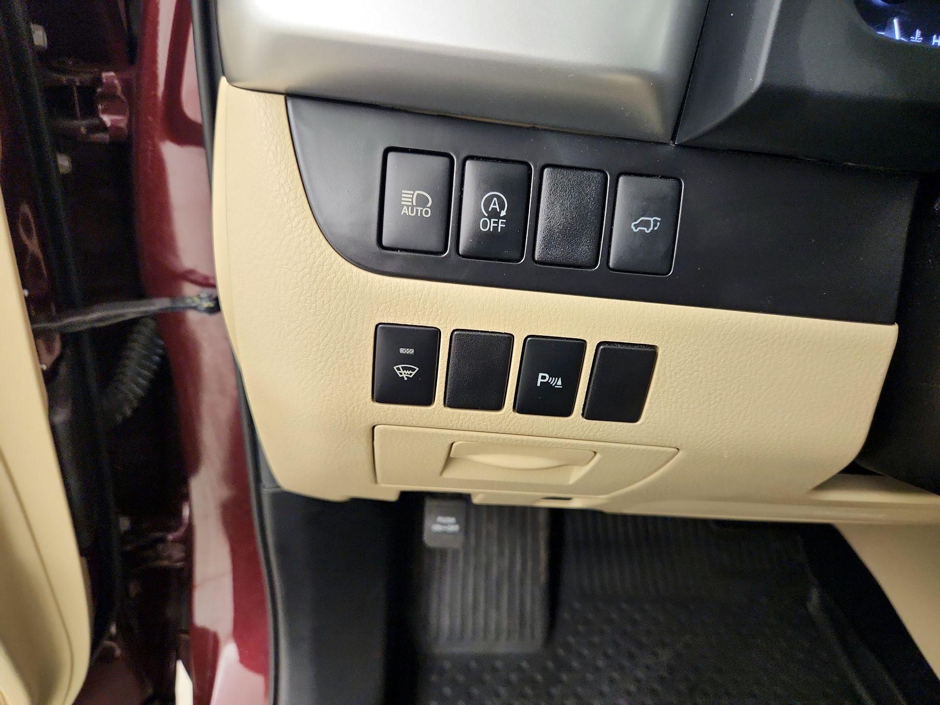 Thumbnail: 2019 Toyota Highlander - 13