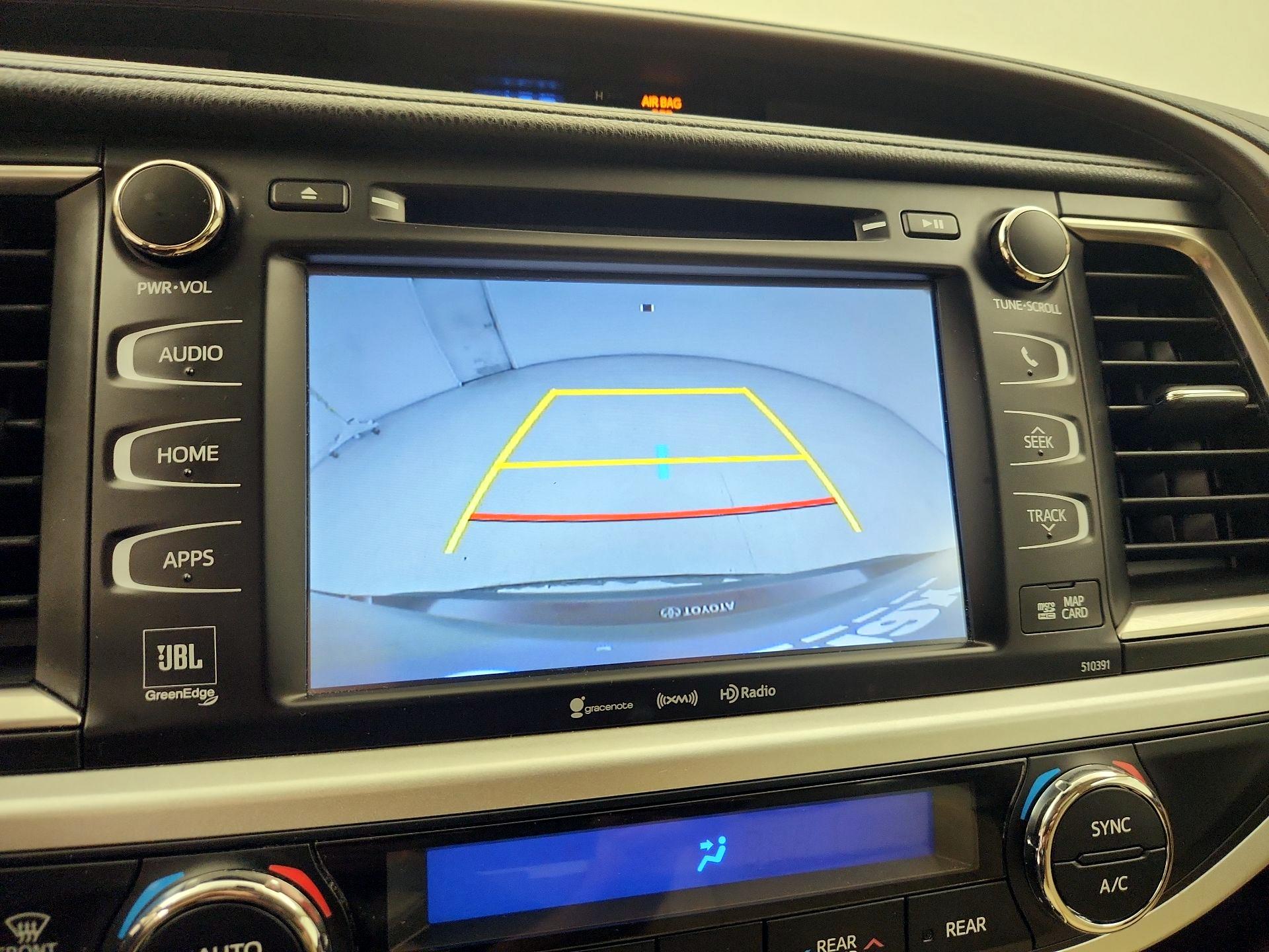 Thumbnail: 2019 Toyota Highlander - 14