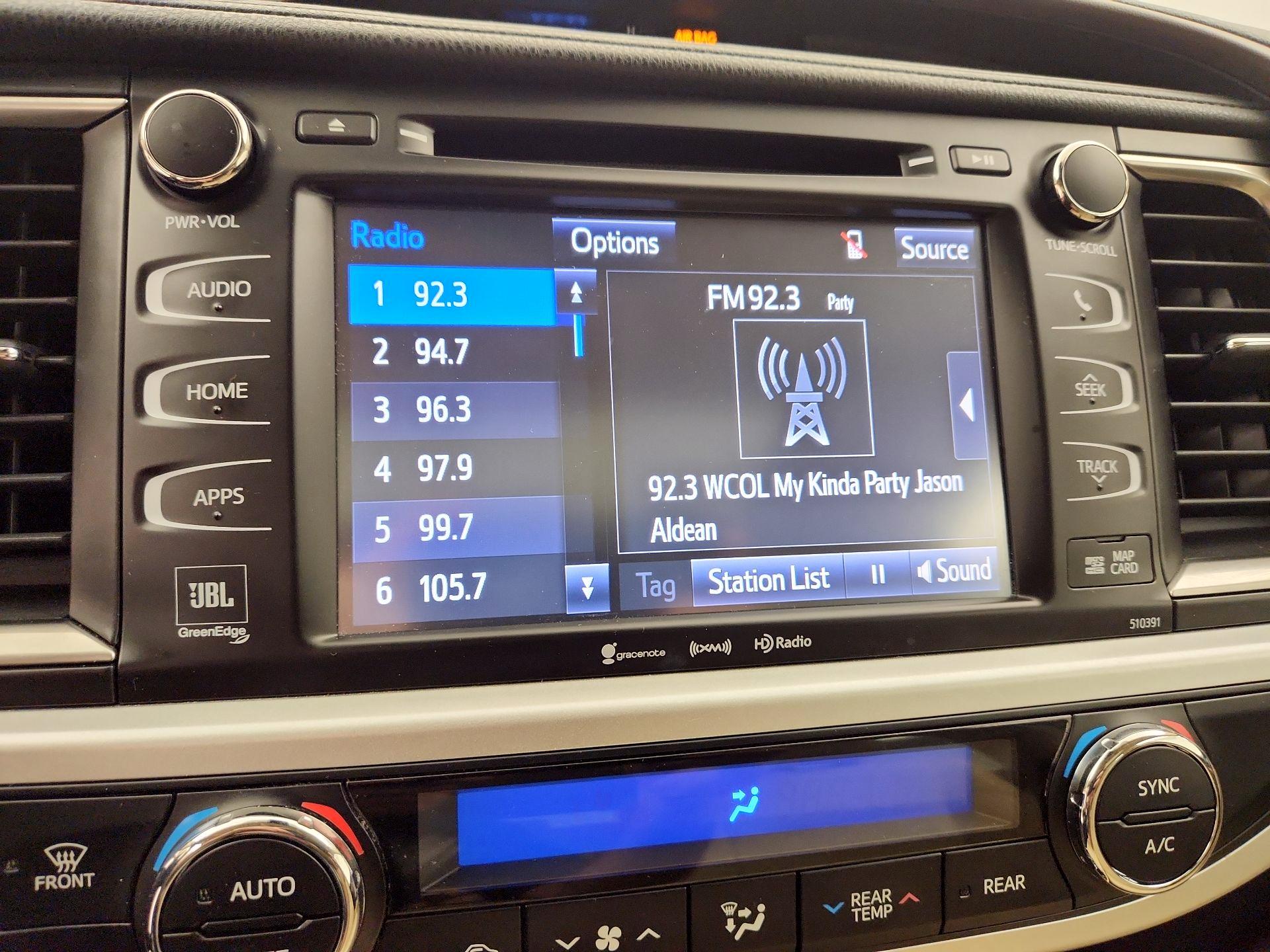 Thumbnail: 2019 Toyota Highlander - 15