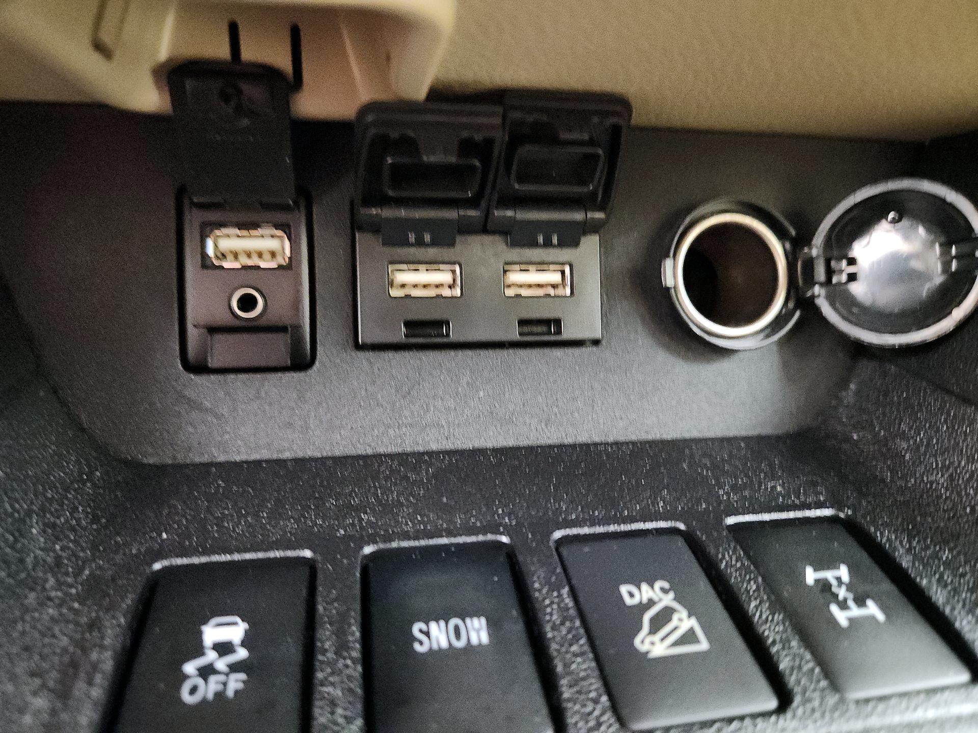 Thumbnail: 2019 Toyota Highlander - 18