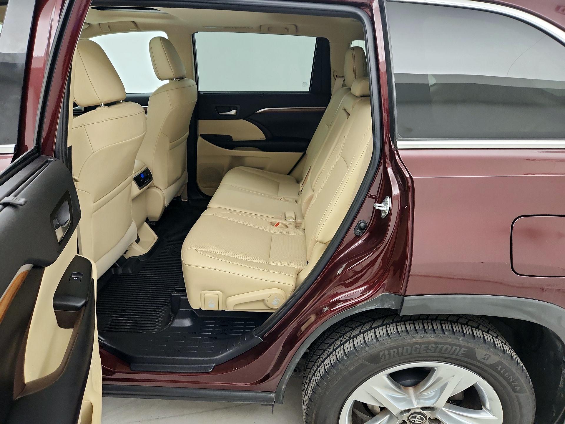 Thumbnail: 2019 Toyota Highlander - 20