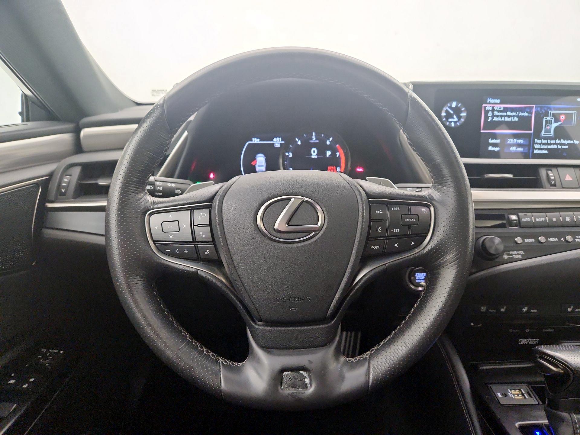 Thumbnail: 2020 Lexus ES - 10