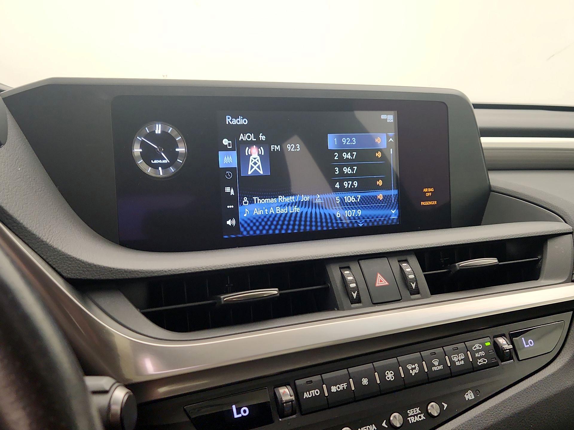 Thumbnail: 2020 Lexus ES - 15