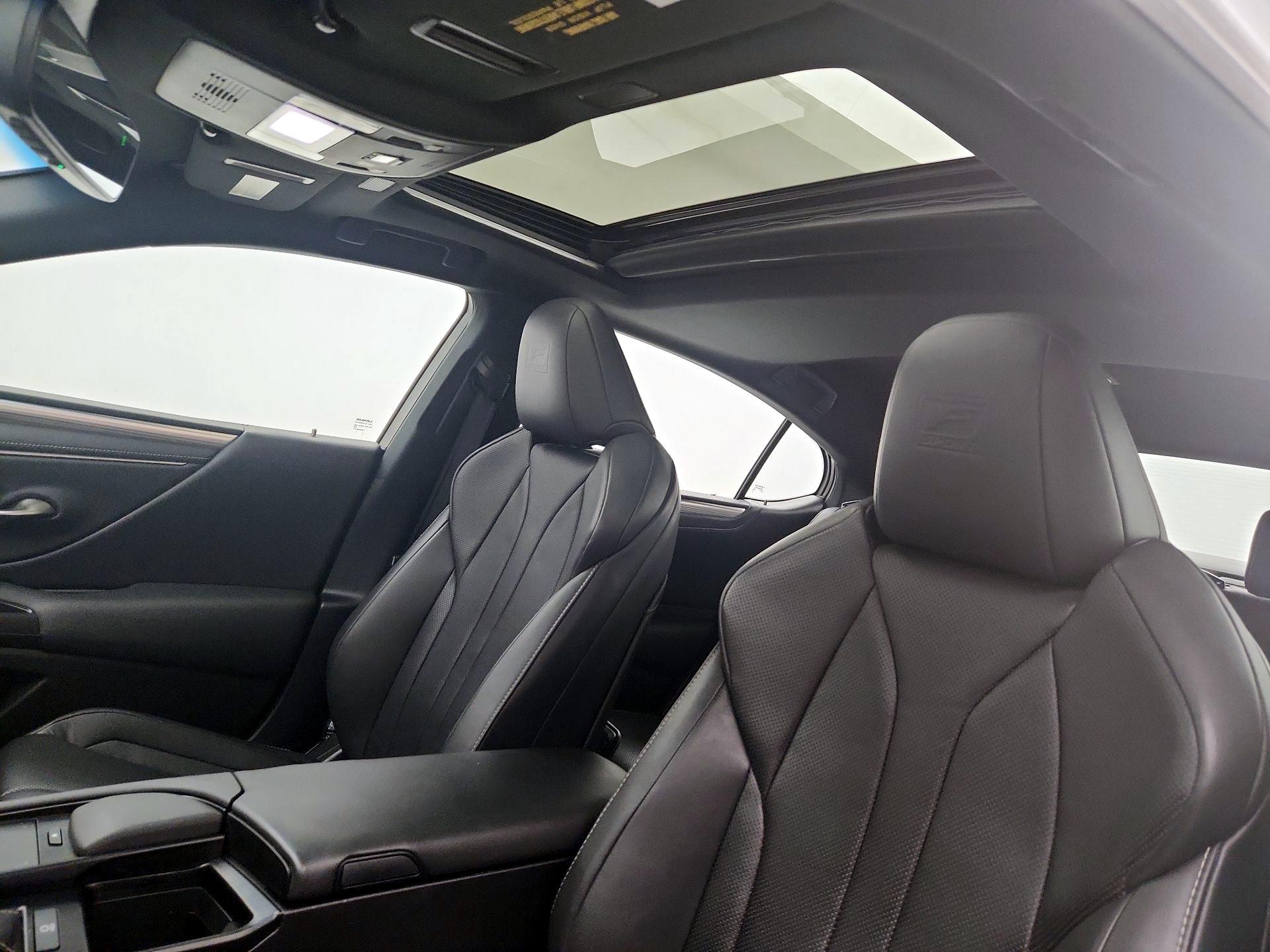 Thumbnail: 2020 Lexus ES - 19