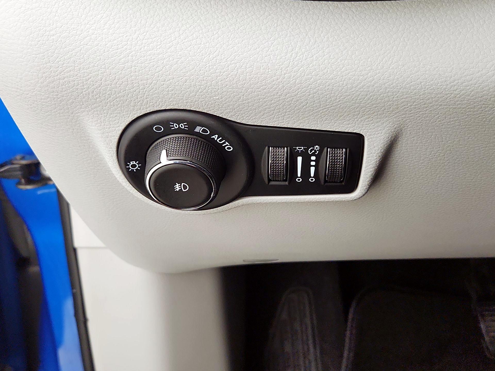 Thumbnail: 2023 Jeep Compass - 13
