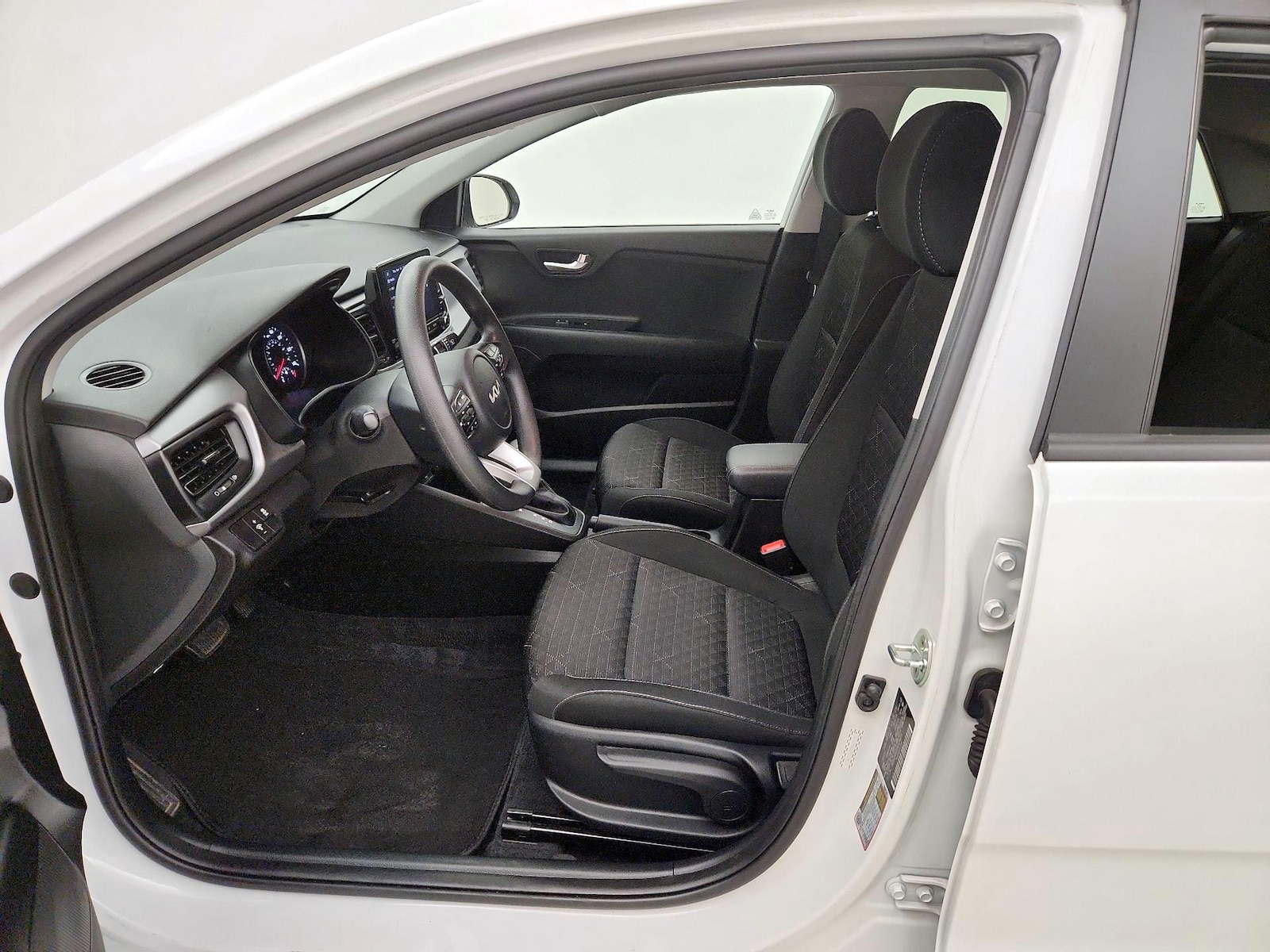 2023 Kia Rio S - Photo 12