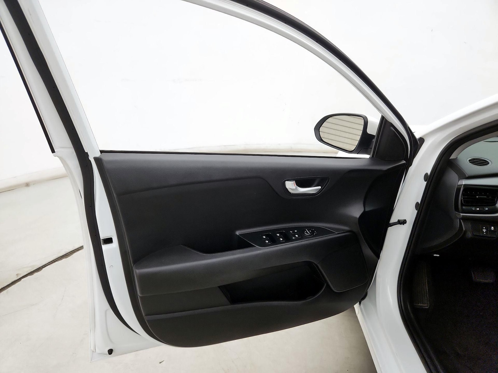 2023 Kia Rio S - Photo 13