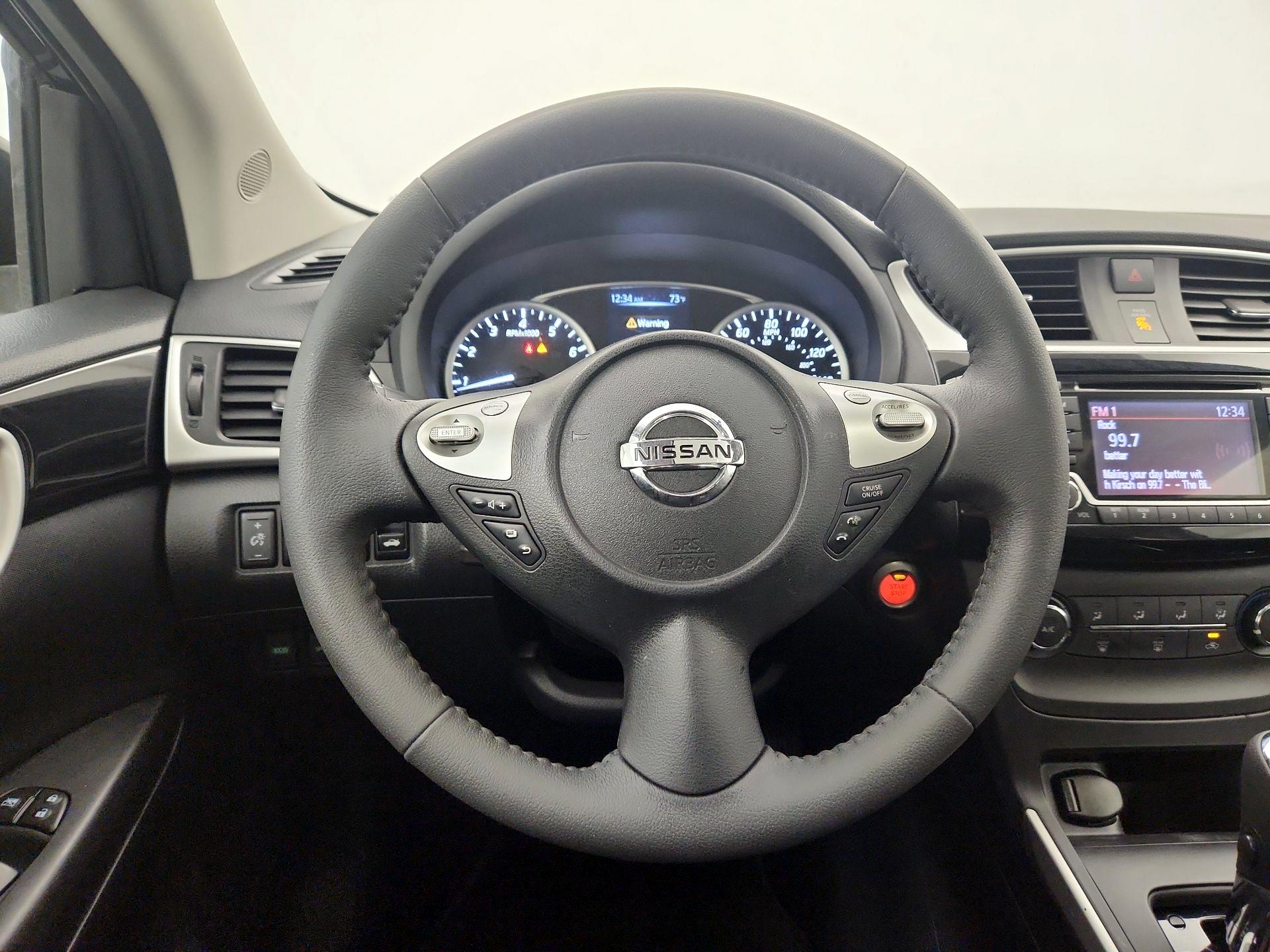 Thumbnail: 2017 Nissan Sentra - 10