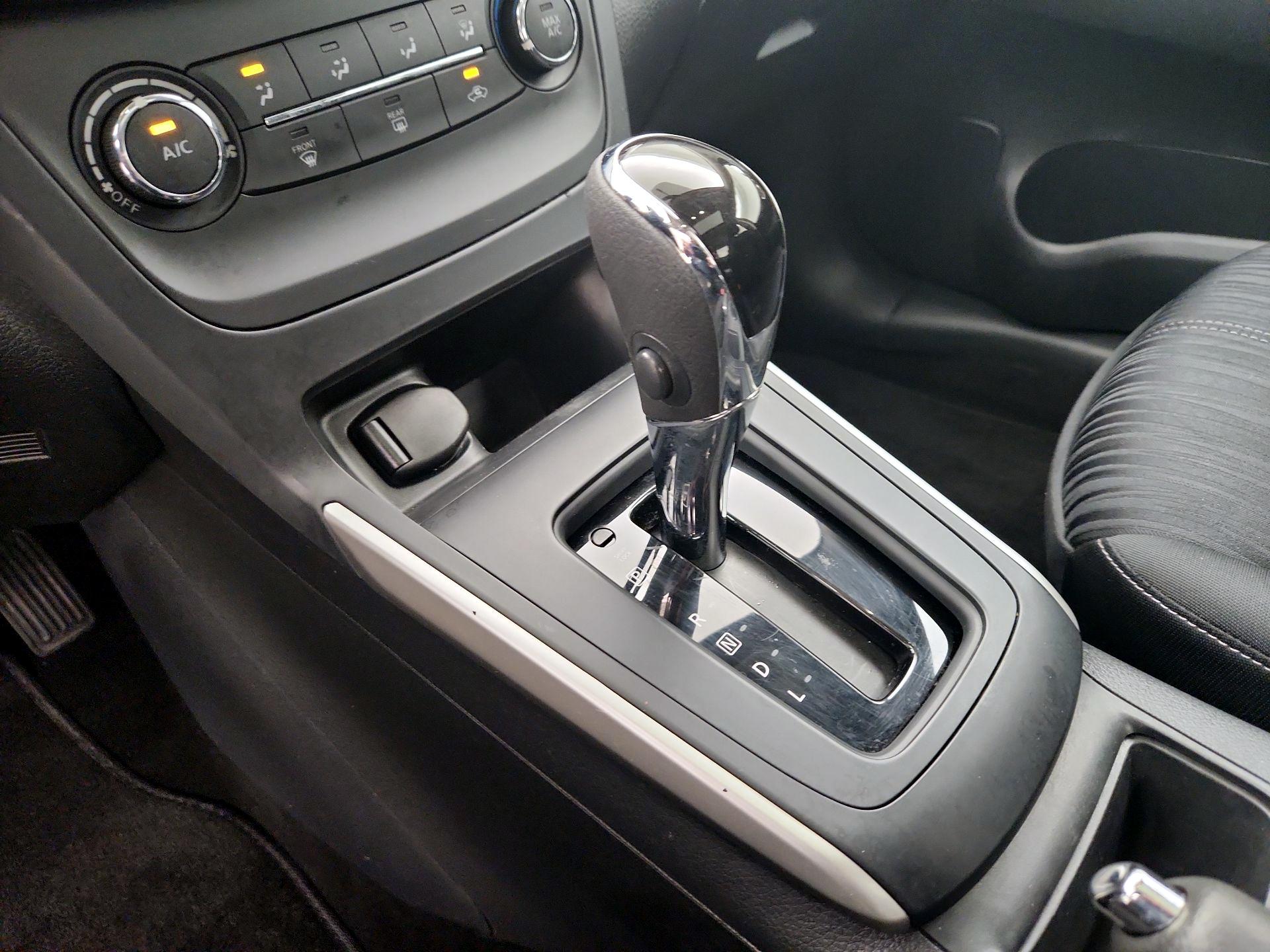 Thumbnail: 2017 Nissan Sentra - 17
