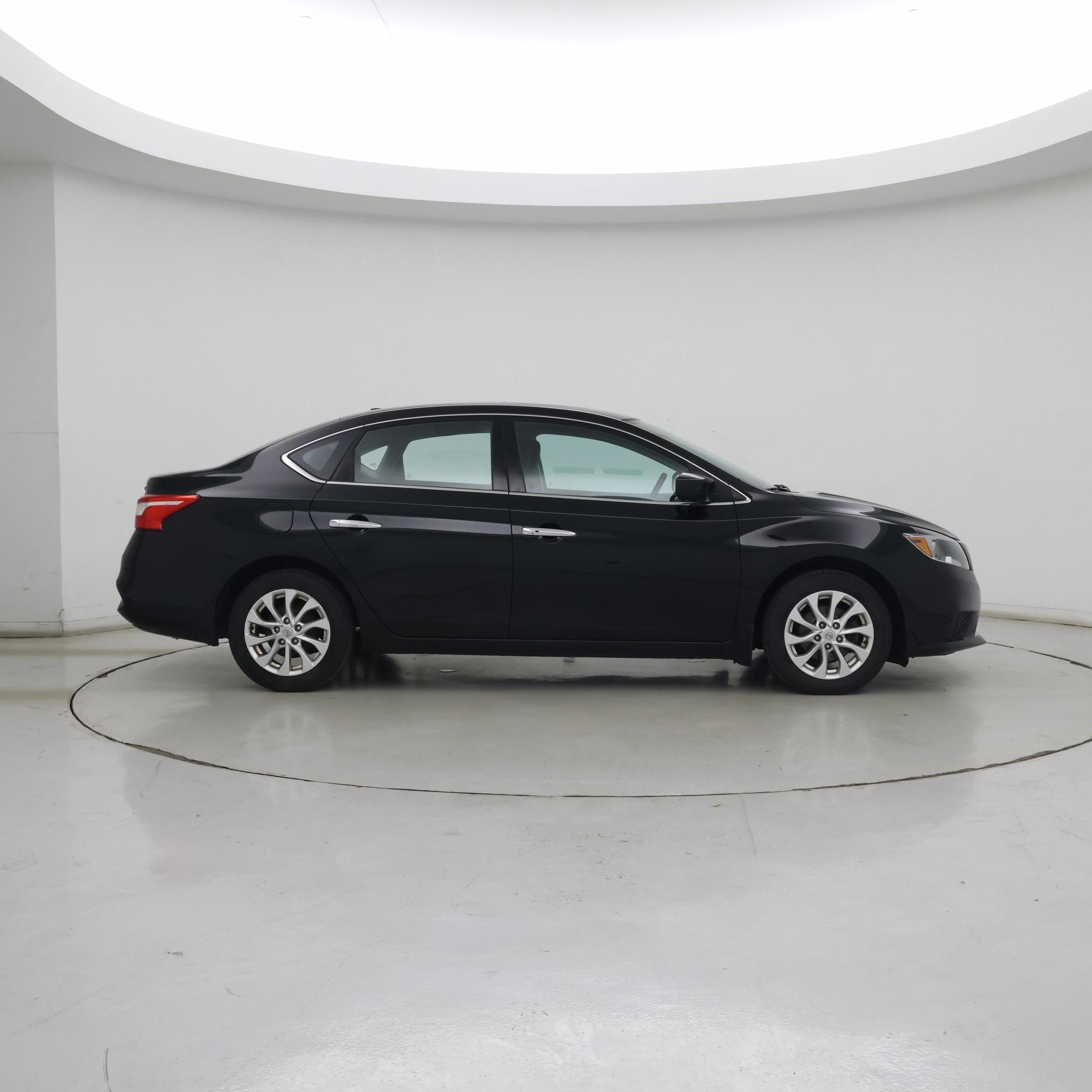 Thumbnail: 2017 Nissan Sentra - 7
