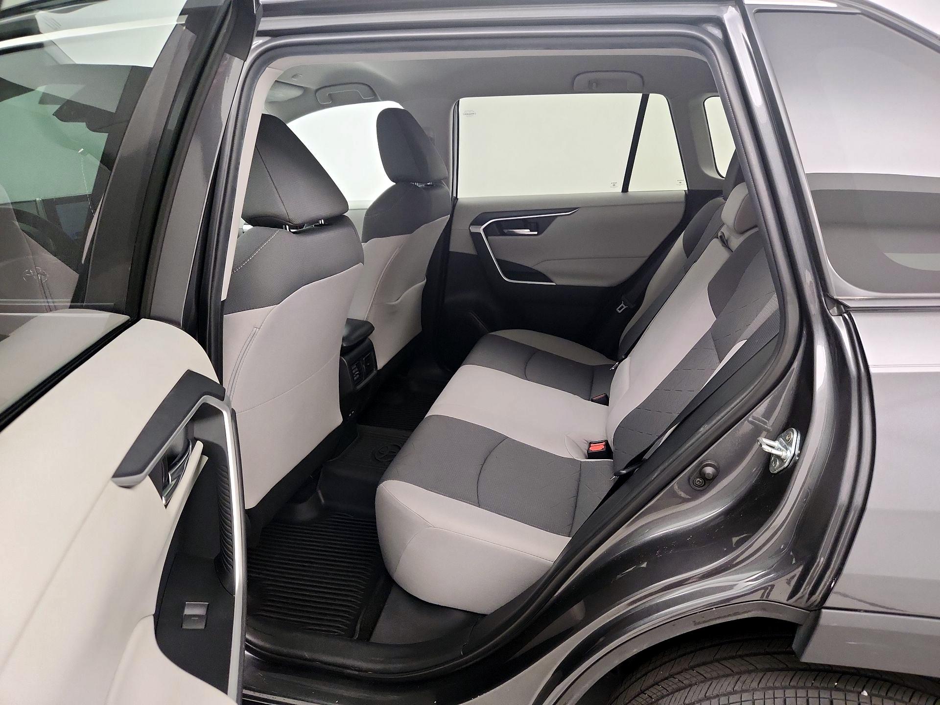 Thumbnail: 2023 Toyota RAV4 - 20