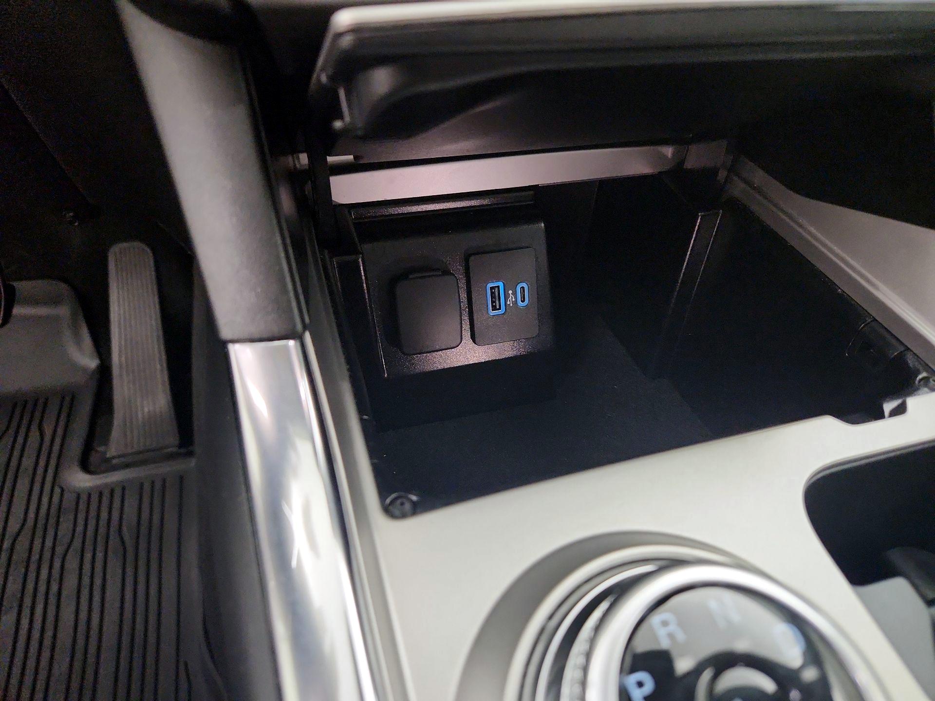 Thumbnail: 2022 Ford Explorer - 19