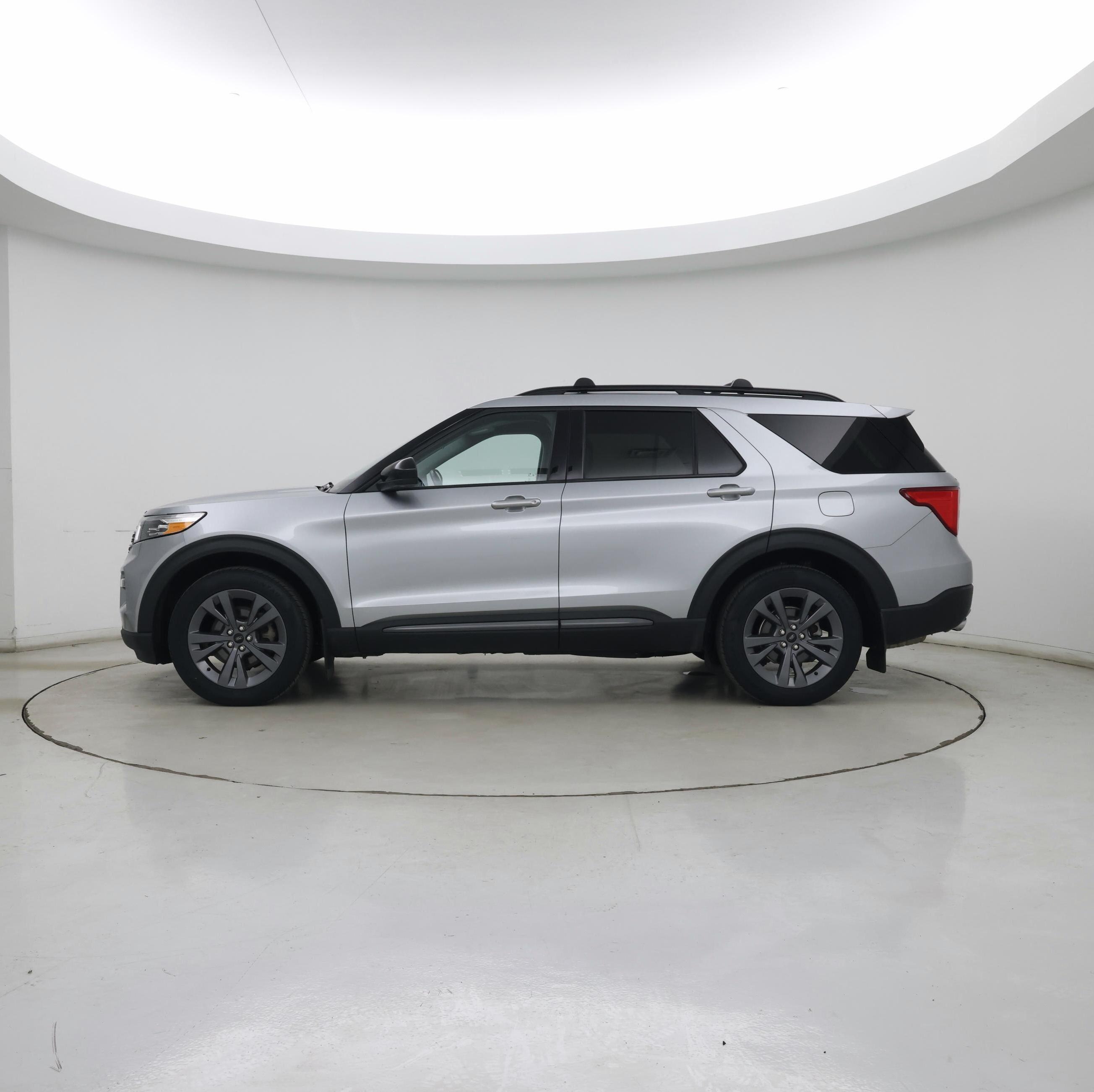 Thumbnail: 2022 Ford Explorer - 3