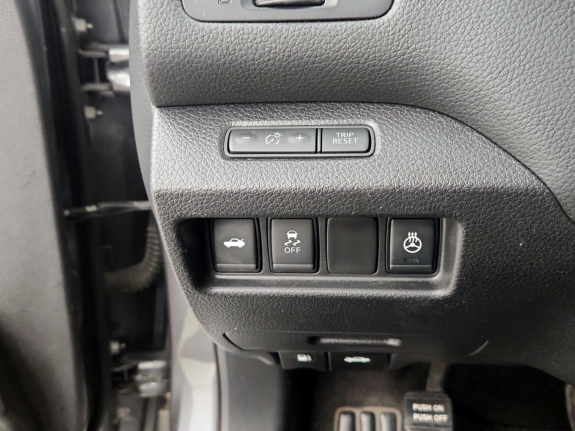 Thumbnail: 2016 Nissan Altima - 13