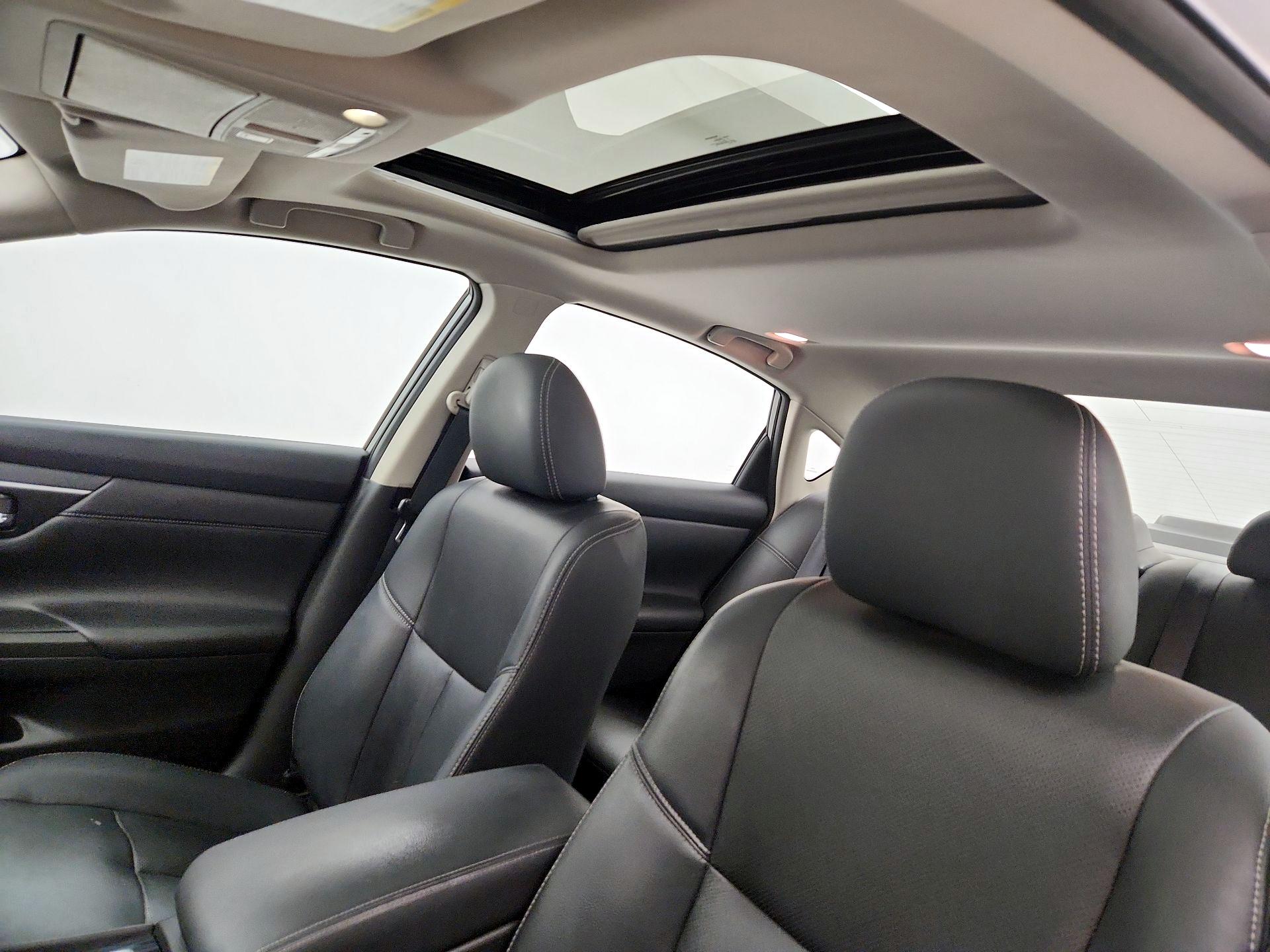 Thumbnail: 2016 Nissan Altima - 20