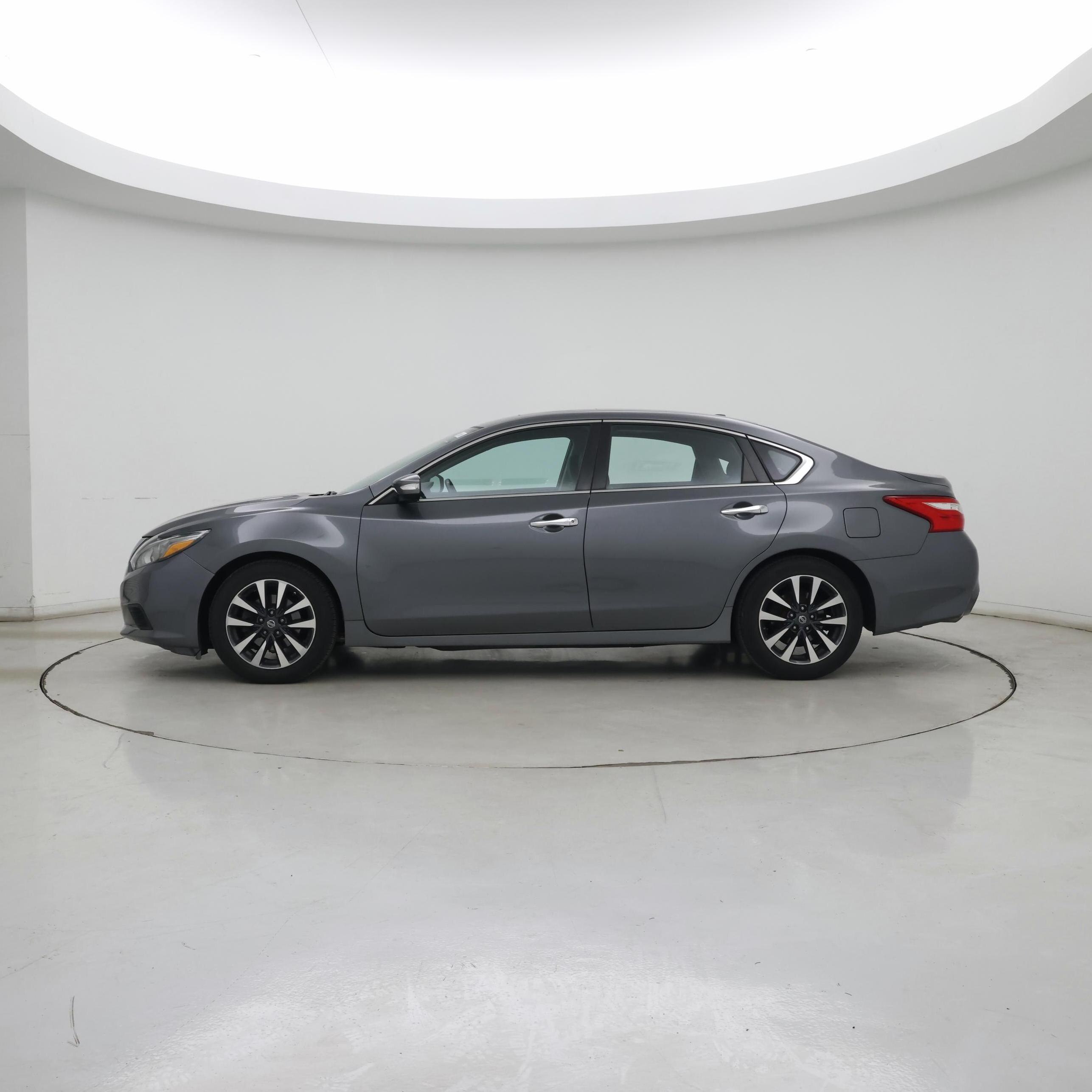 Thumbnail: 2016 Nissan Altima - 3