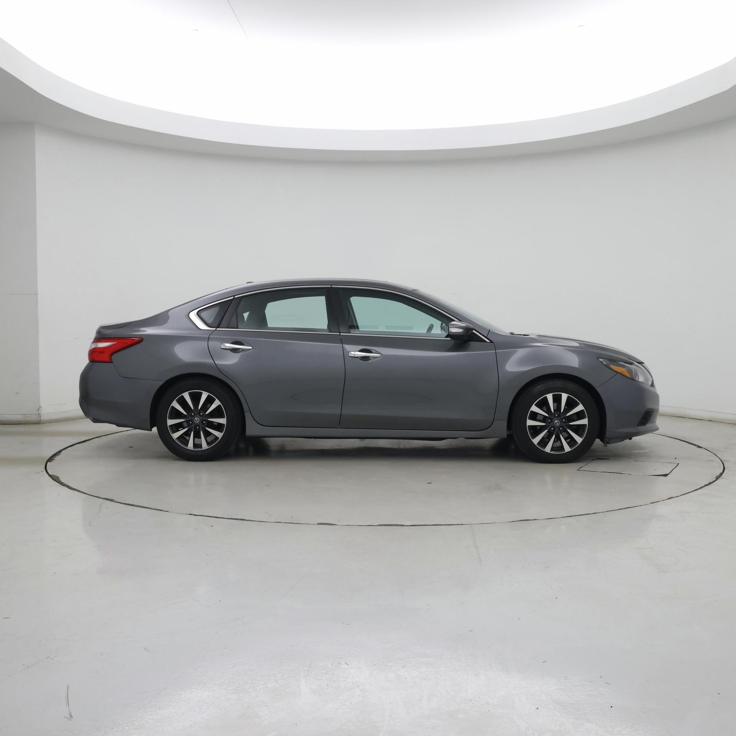 Thumbnail: 2016 Nissan Altima - 7