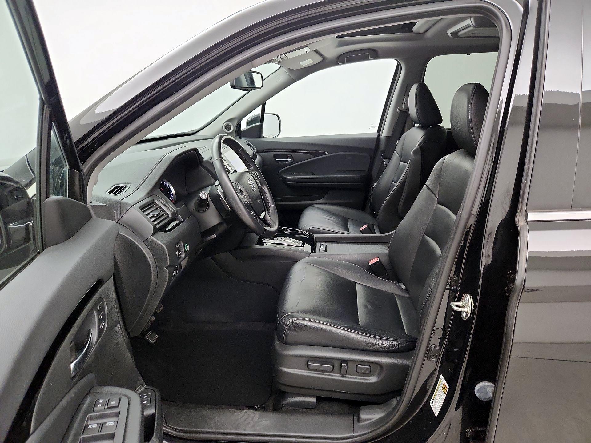 Thumbnail: 2017 Honda Pilot - 11