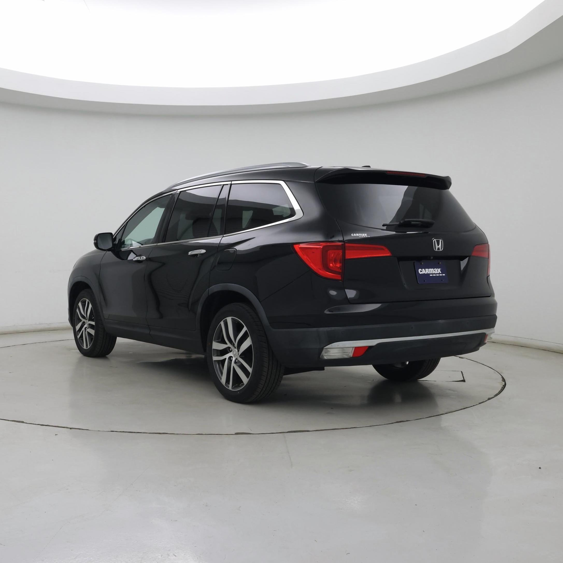 Thumbnail: 2017 Honda Pilot - 2