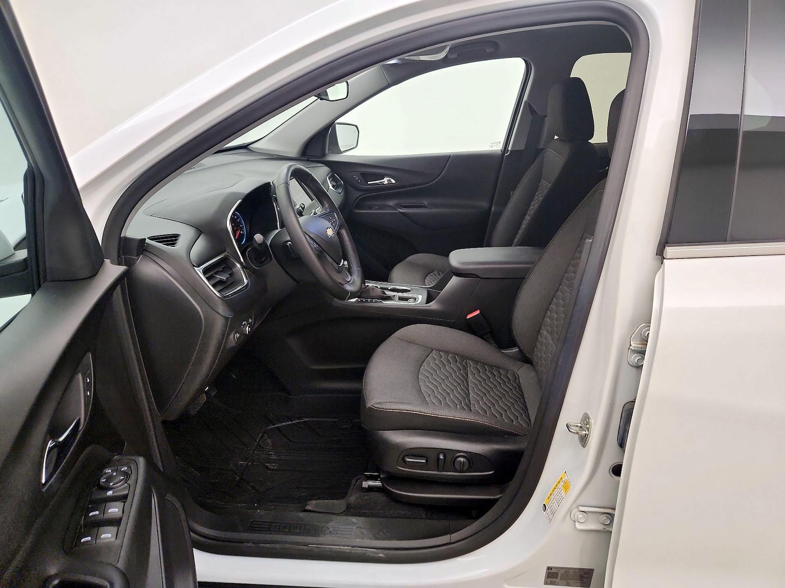2020 Chevrolet Equinox LT - Photo 12