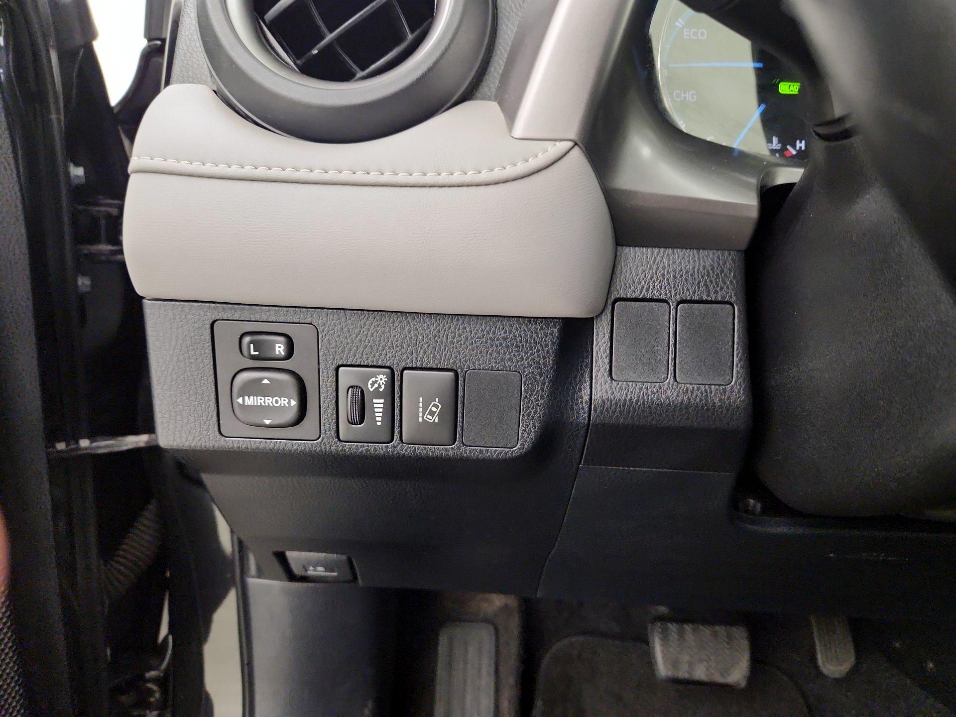 Thumbnail: 2017 Toyota RAV4 - 13
