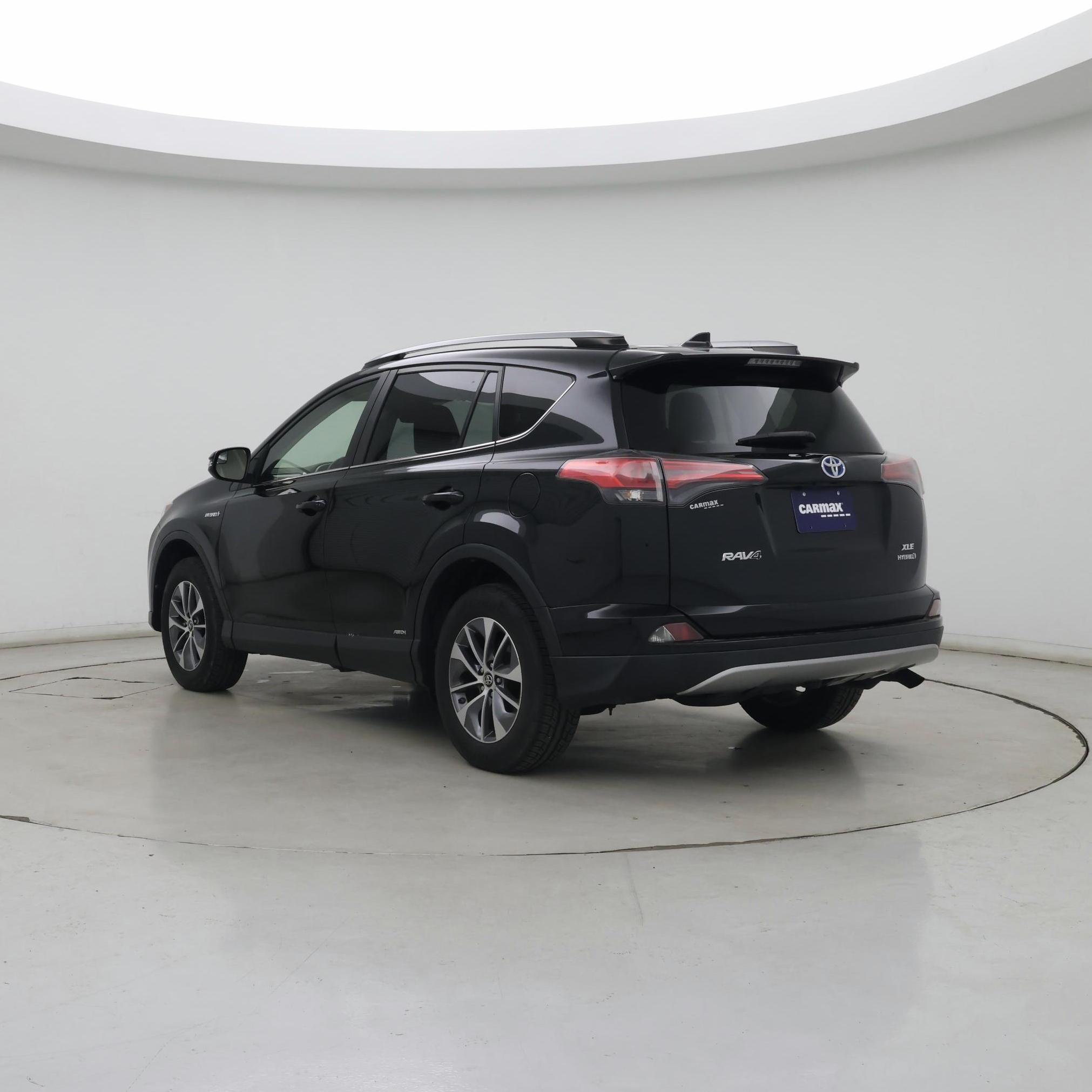 Thumbnail: 2017 Toyota RAV4 - 2