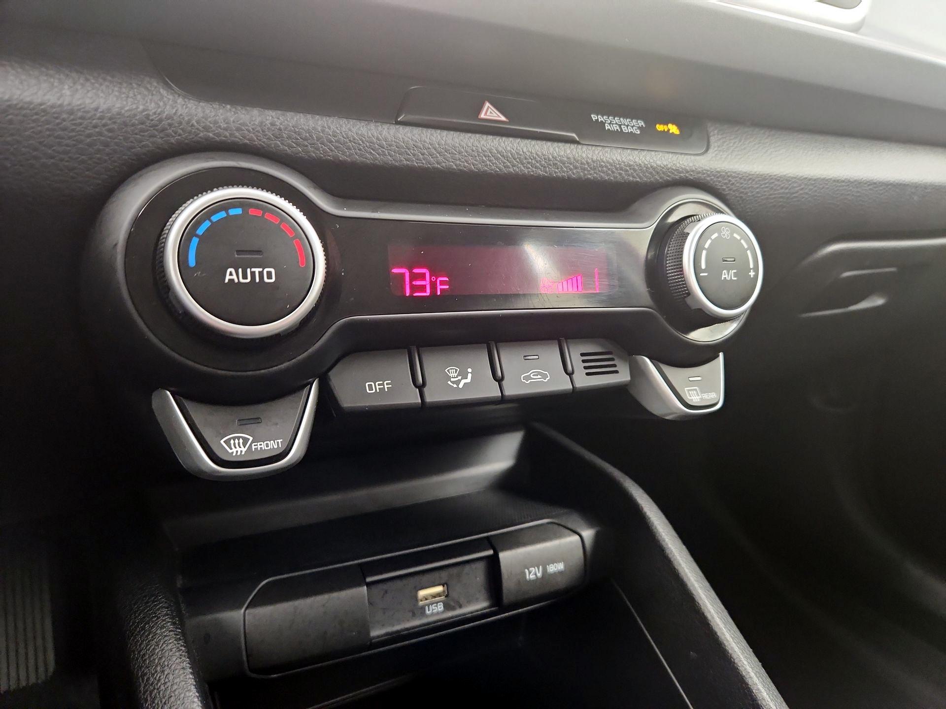 Thumbnail: 2021 Kia Rio5 - 16