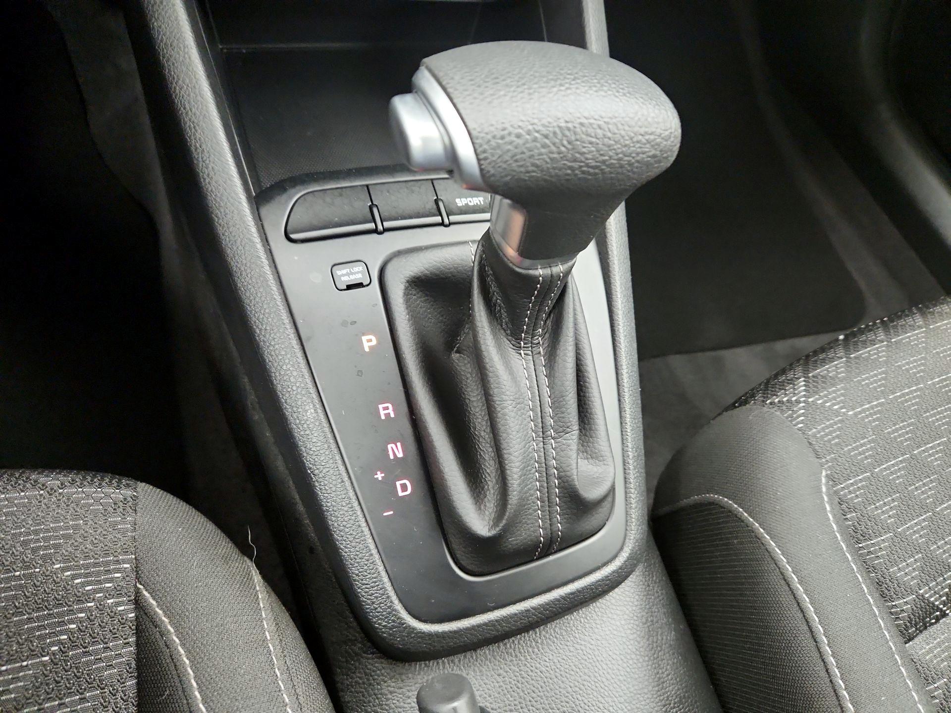 Thumbnail: 2021 Kia Rio5 - 17